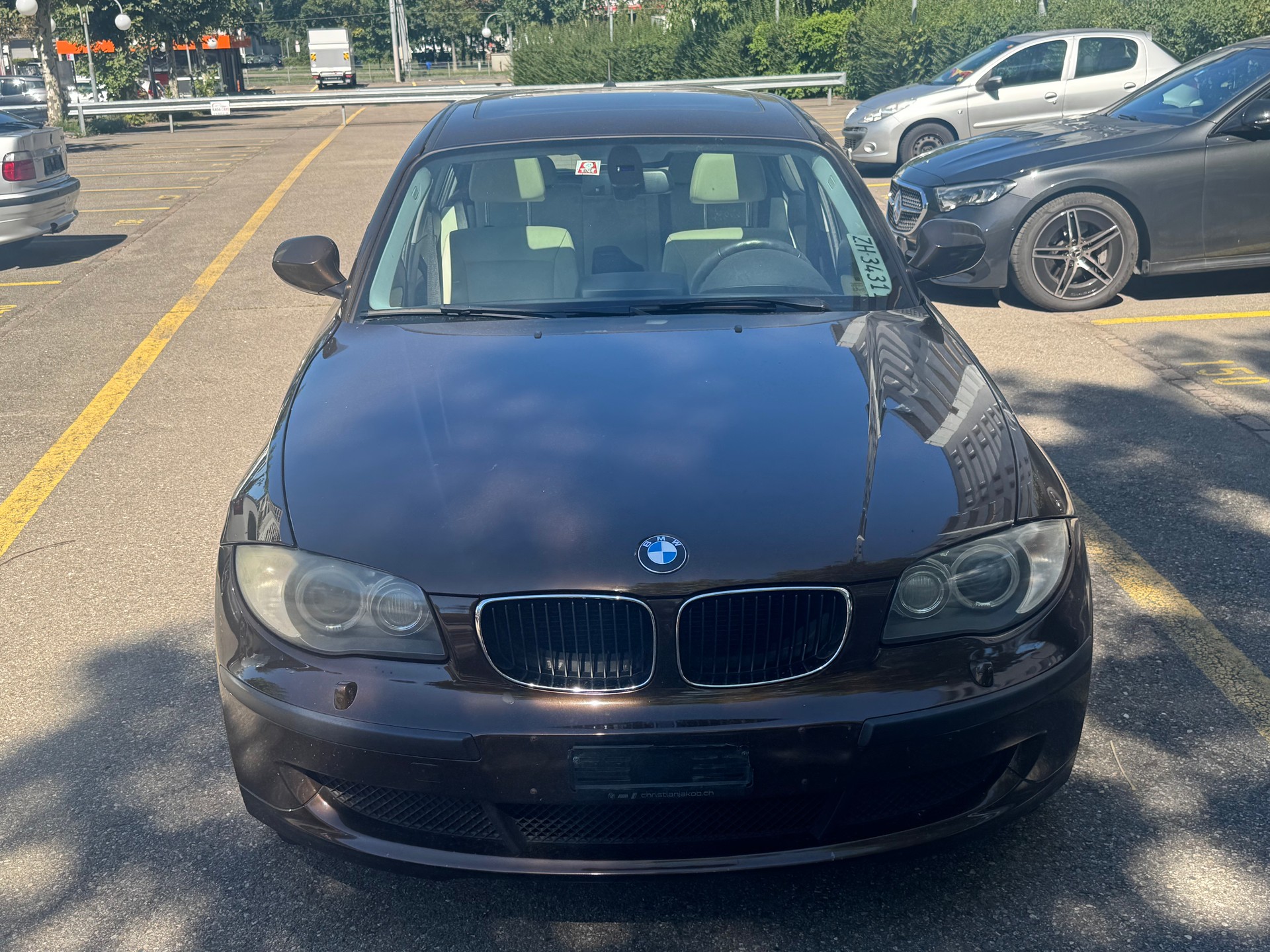 BMW 118i-image-1