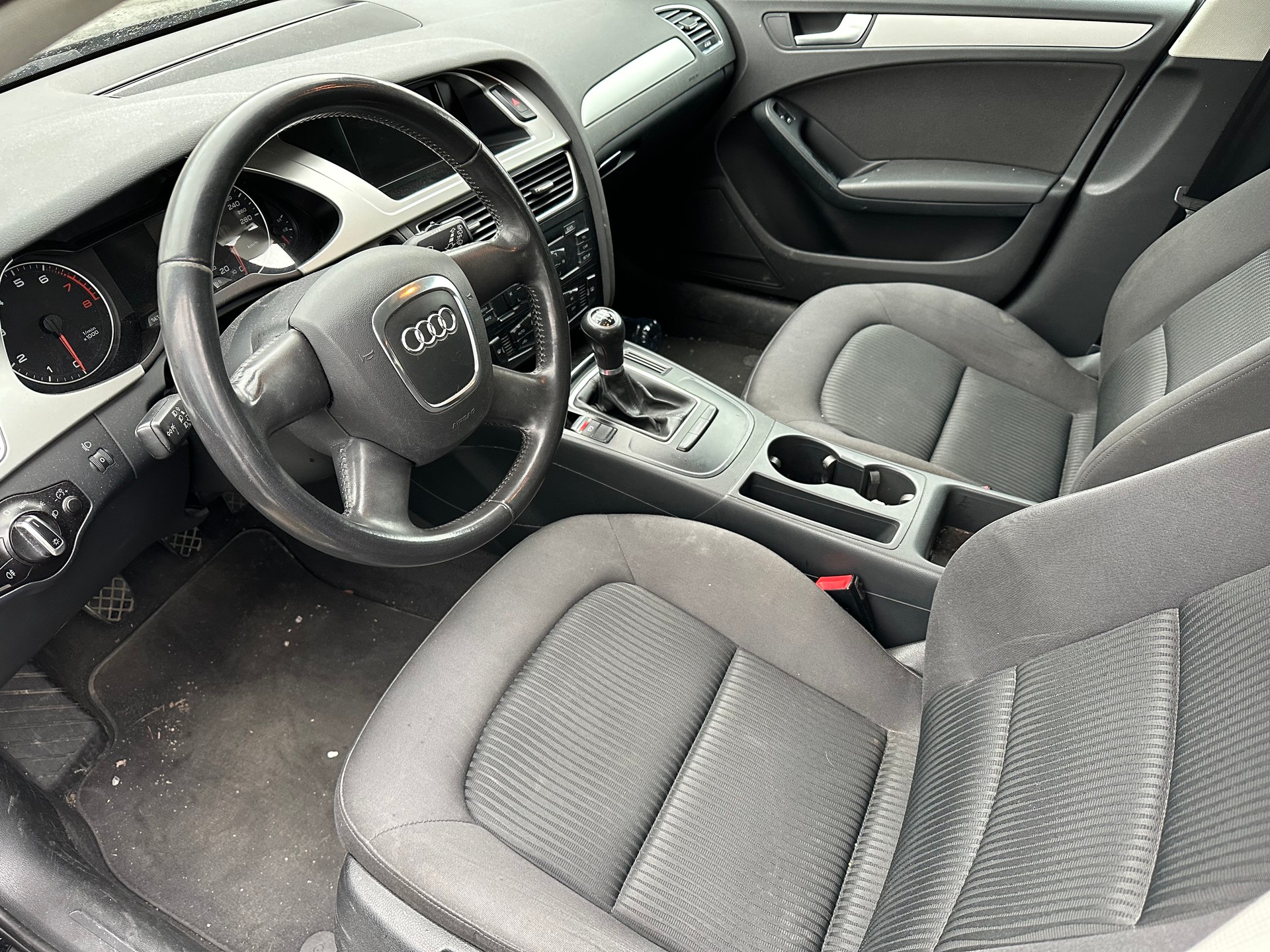 AUDI A4 Avant 1.8 TFSI-image-7
