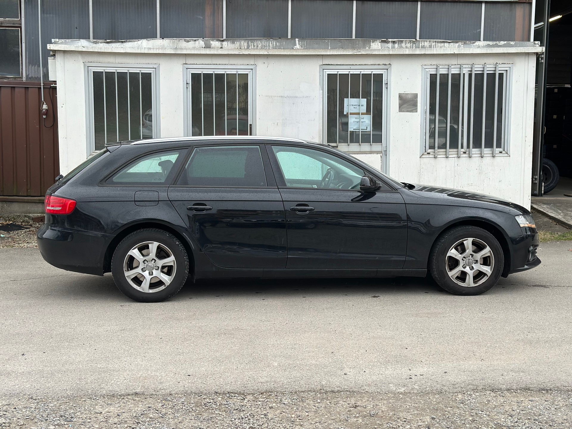 AUDI A4 Avant 1.8 TFSI-image-1