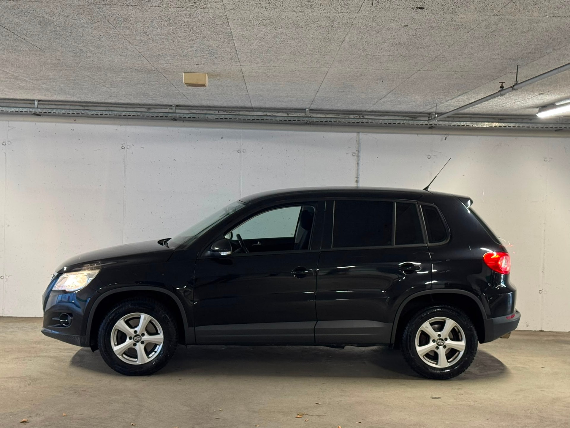 VW Tiguan 1.4 TSI Trend&Fun // MFK NEU-image-2