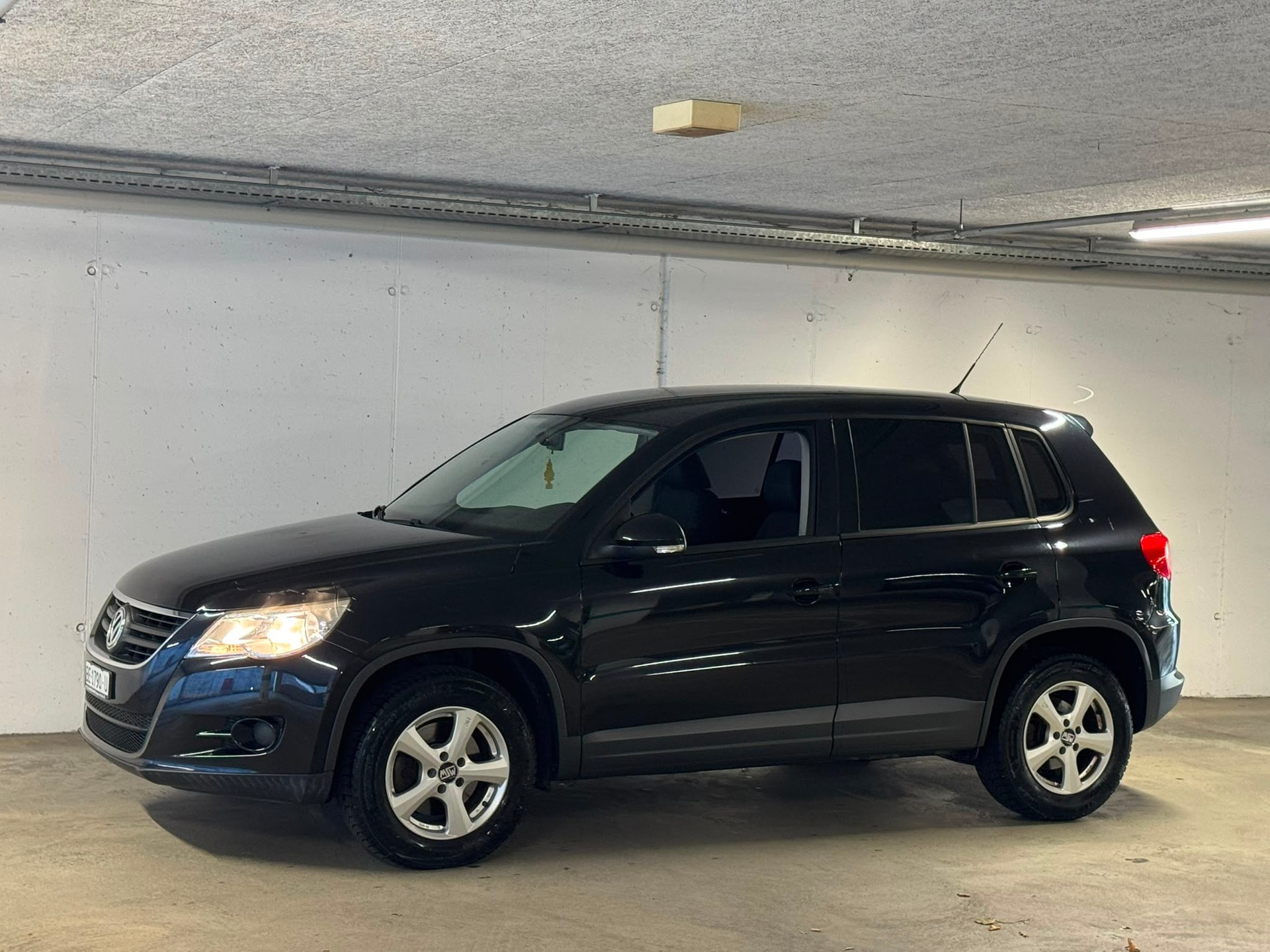 VW Tiguan 1.4 TSI Trend&Fun // MFK NEU-image-1