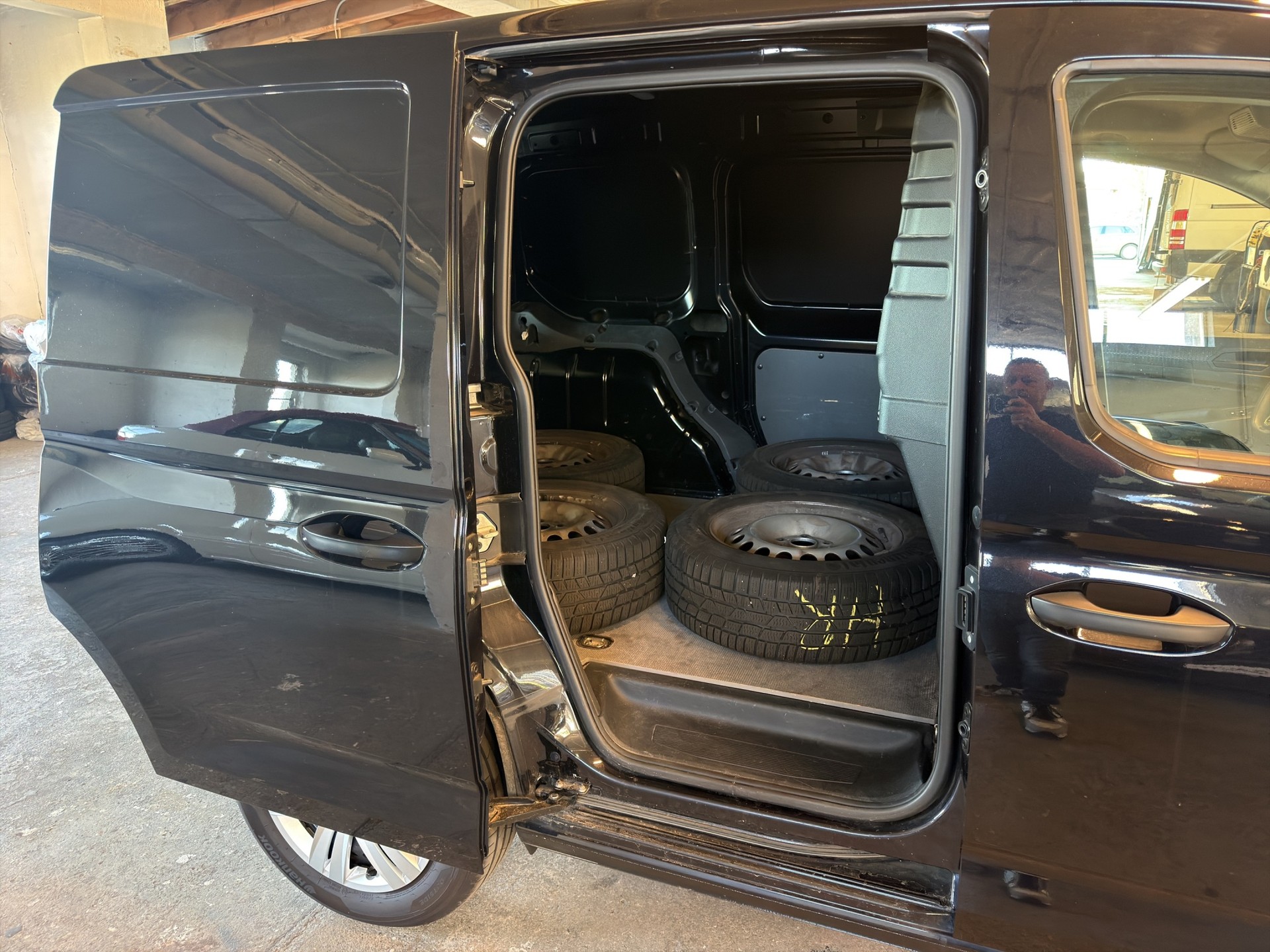 VW Caddy Cargo 2.0TDI 4Motion*TOP ZUSTAND*NUR 16000 KM*TOP AUSSTATTUNG*-image-12