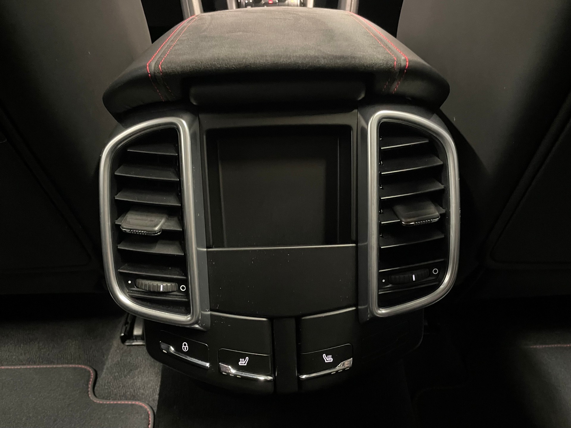 PORSCHE Cayenne GTS (76)-image-17