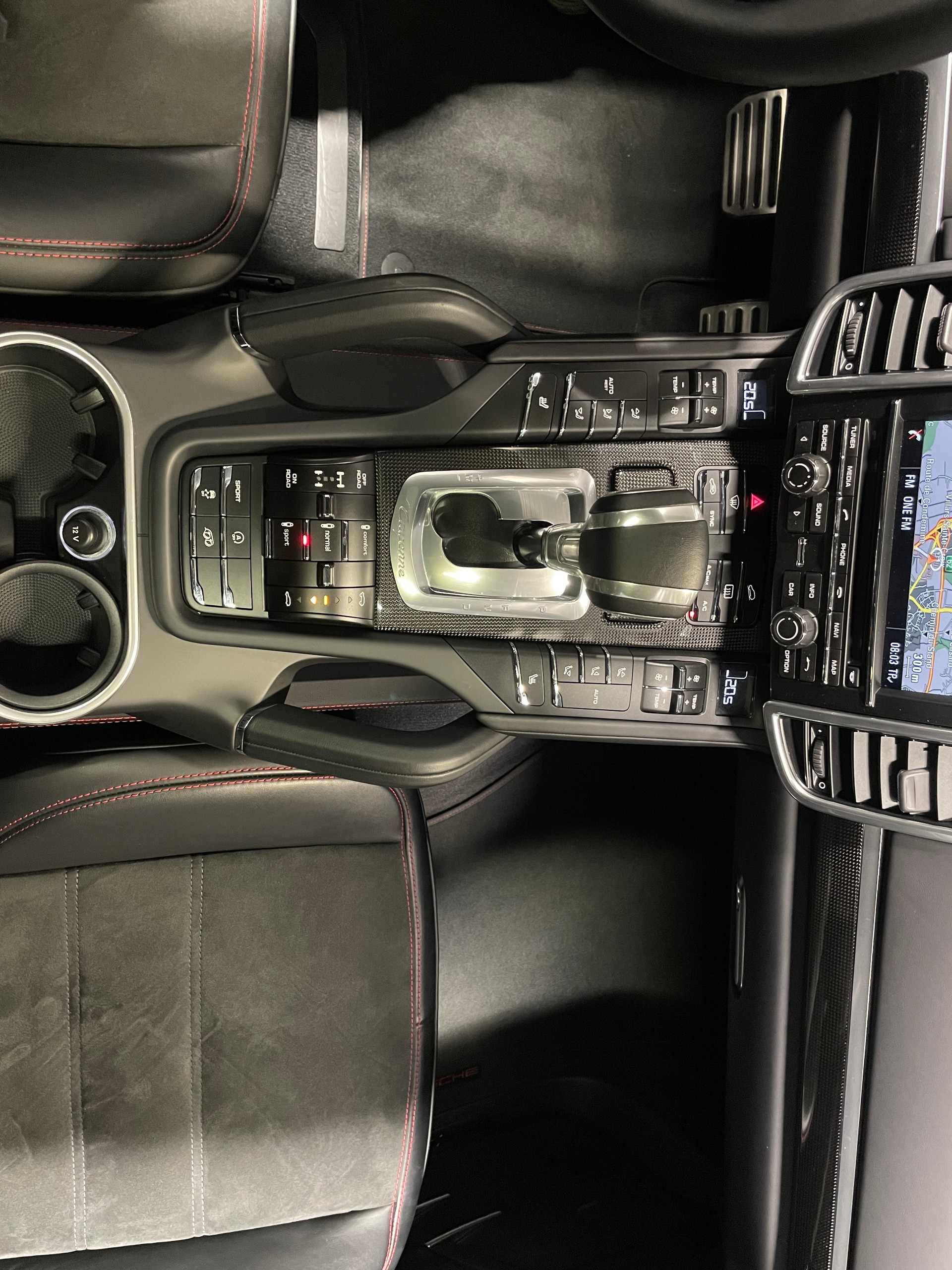PORSCHE Cayenne GTS (76)-image-15