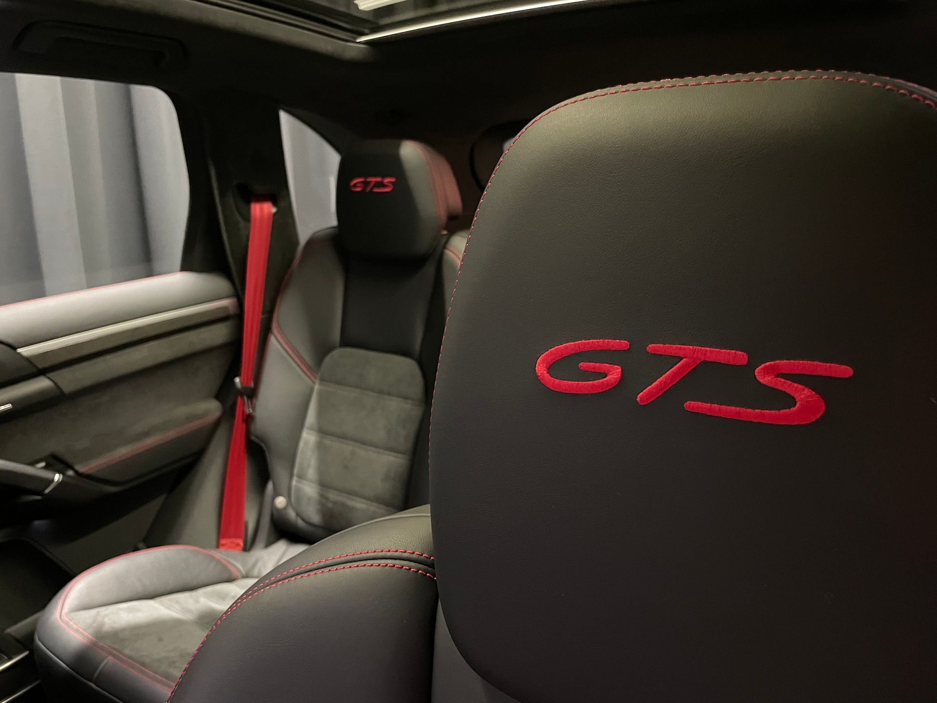 PORSCHE Cayenne GTS (76)-image-9