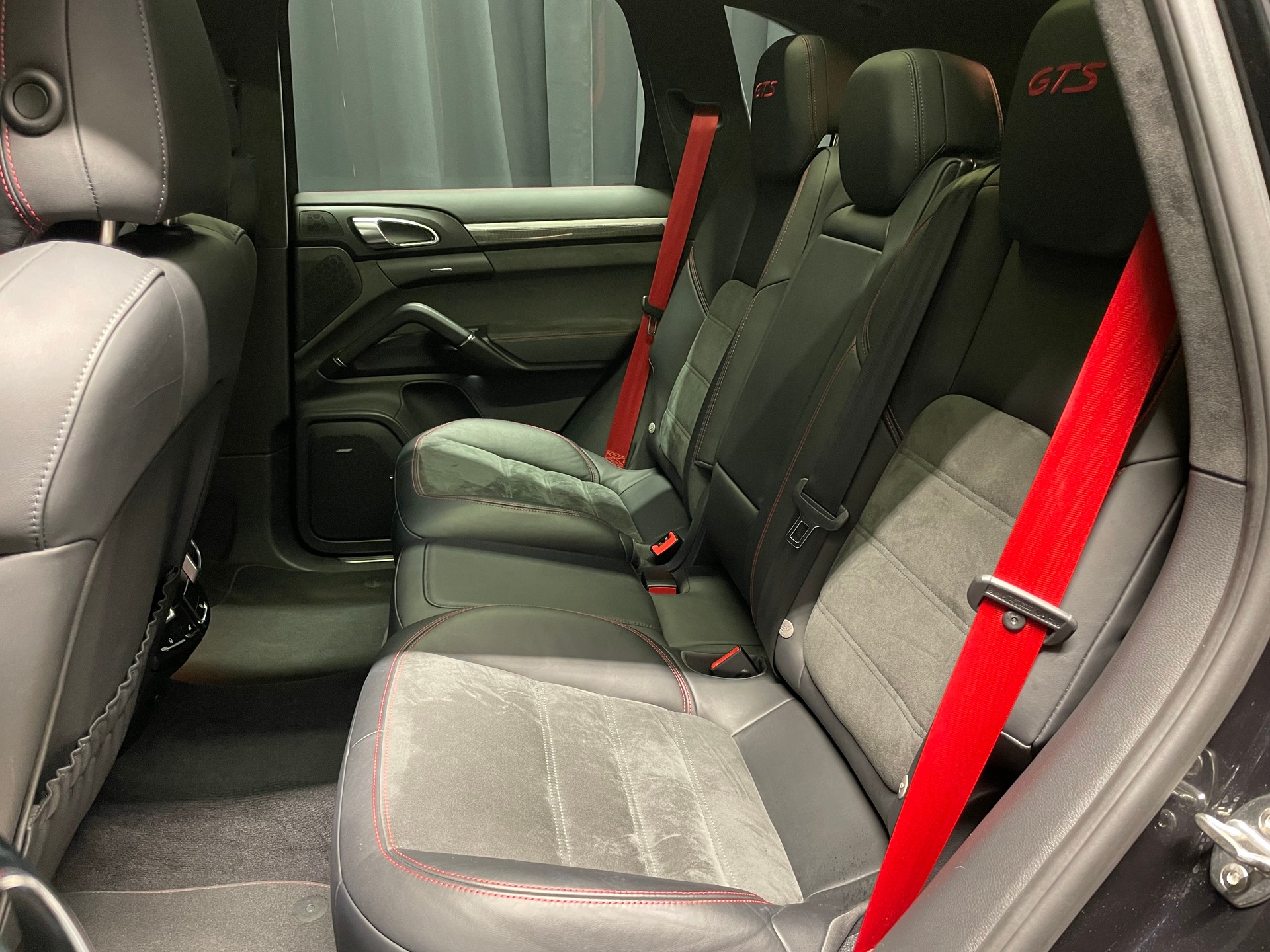 PORSCHE Cayenne GTS (76)-image-7