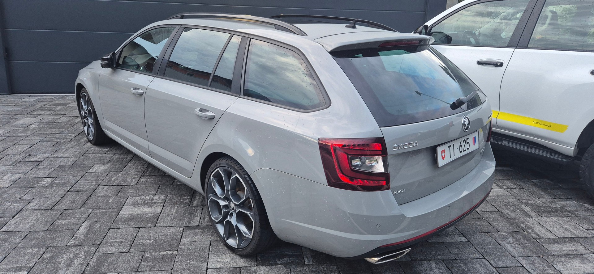 SKODA 2.0 TDI 184 RS 4x4 DSG-image-1