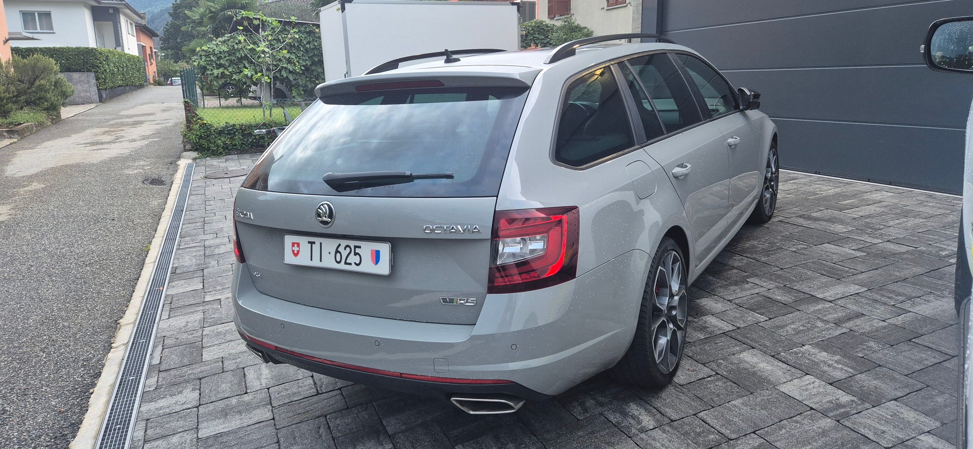 SKODA 2.0 TDI 184 RS 4x4 DSG-image-2