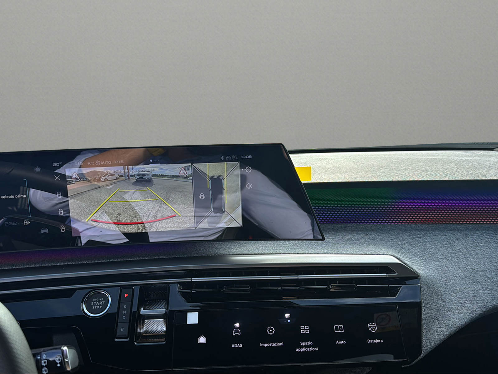 PEUGEOT 5008 195 Plug-in Hybrid e-DCS7 GT Exclusive-image-6