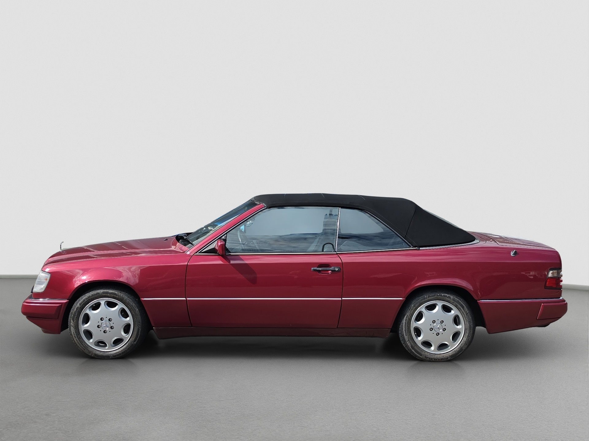 MERCEDES-BENZ 300 CE-24 Cabrio-image-1