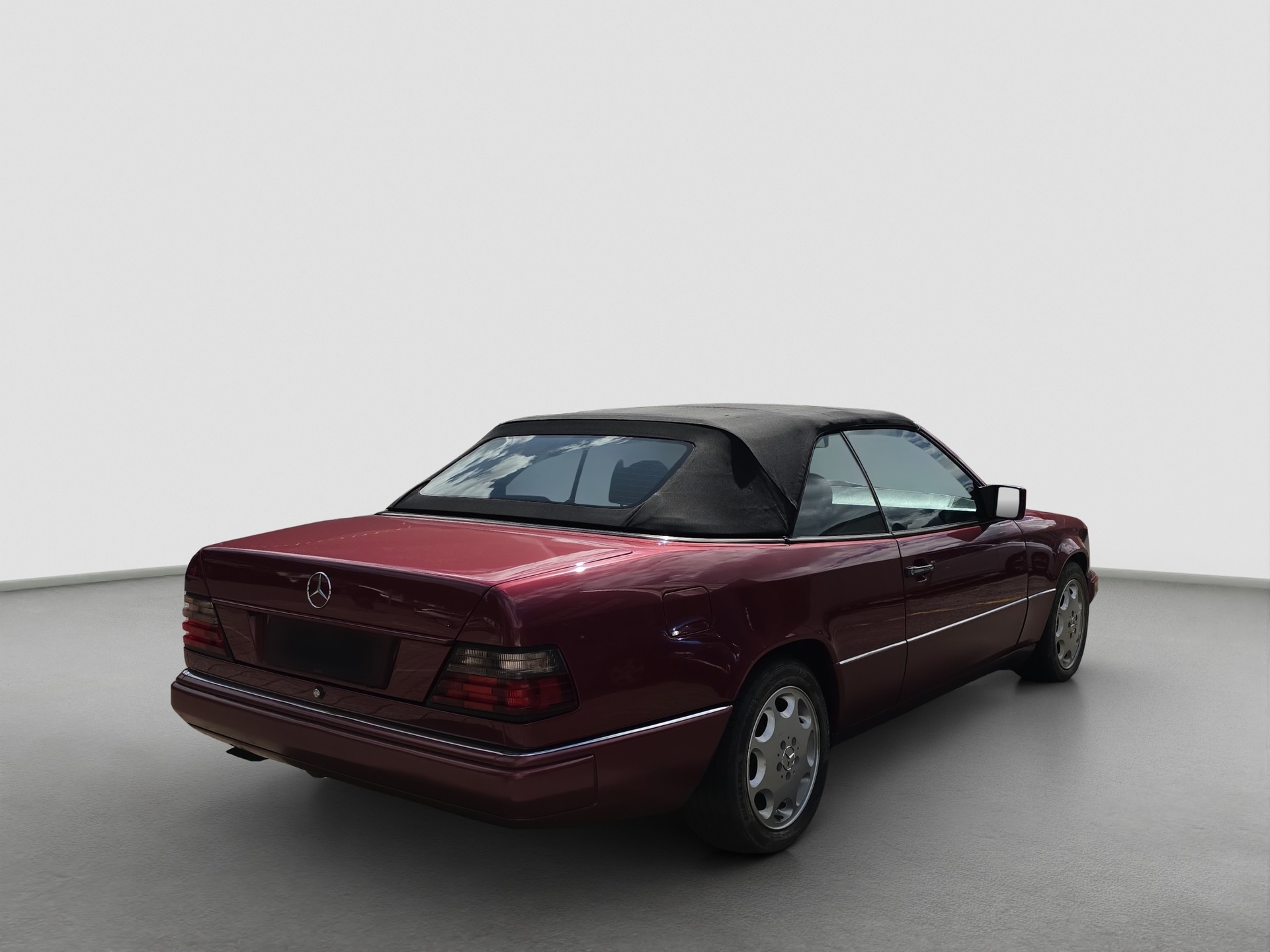 MERCEDES-BENZ 300 CE-24 Cabrio-image-4