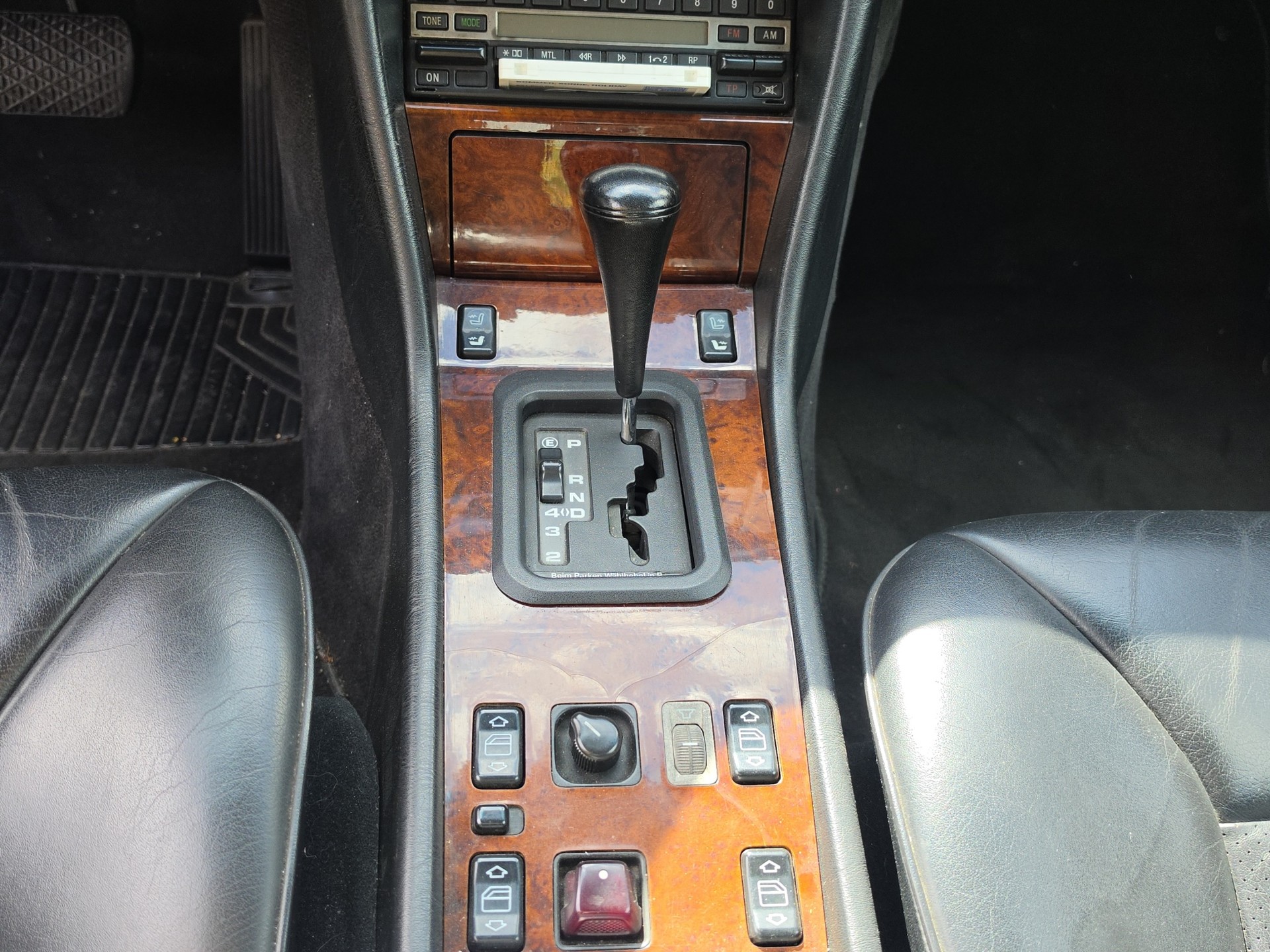MERCEDES-BENZ 300 CE-24 Cabrio-image-10