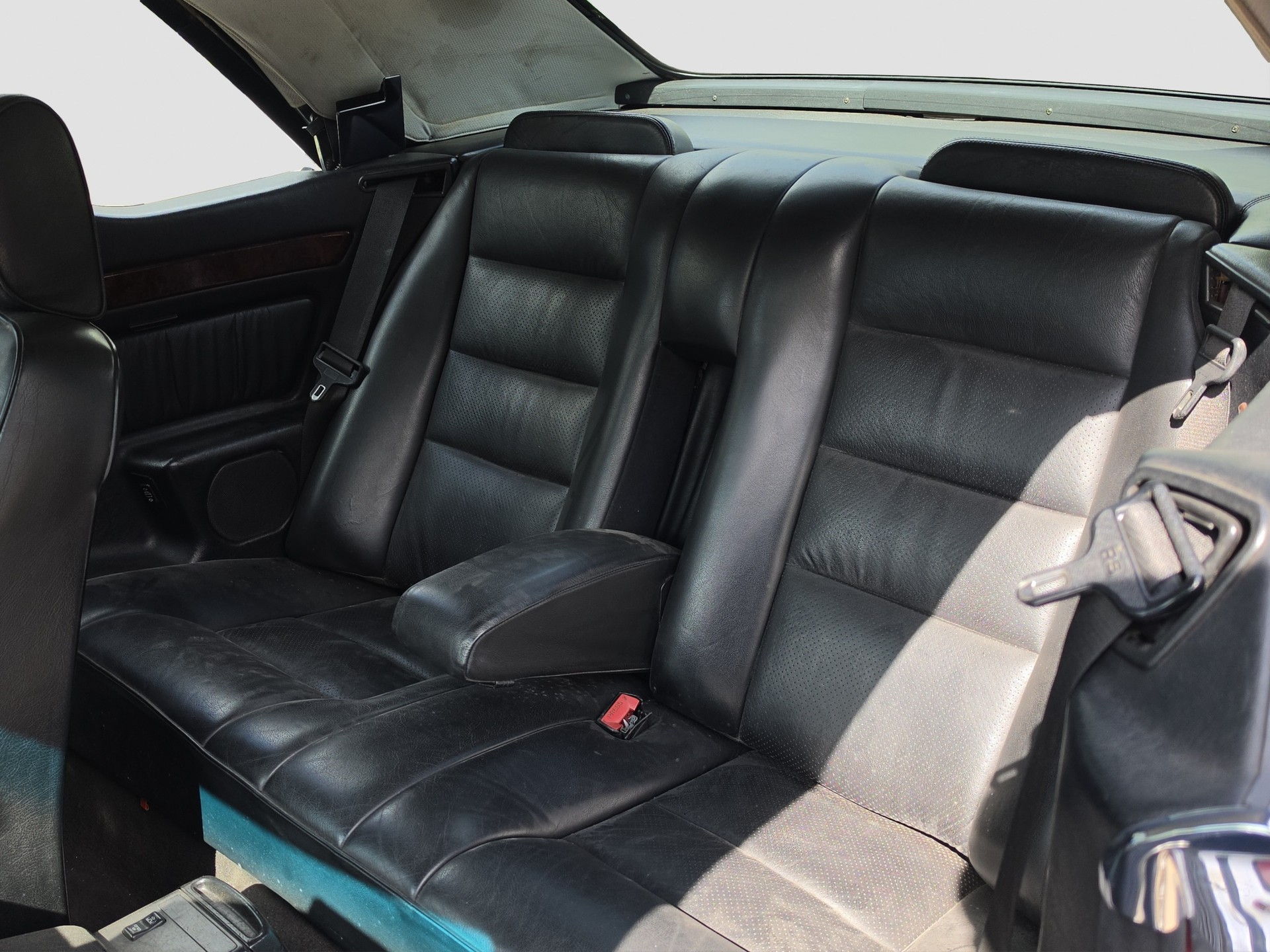 MERCEDES-BENZ 300 CE-24 Cabrio-image-12