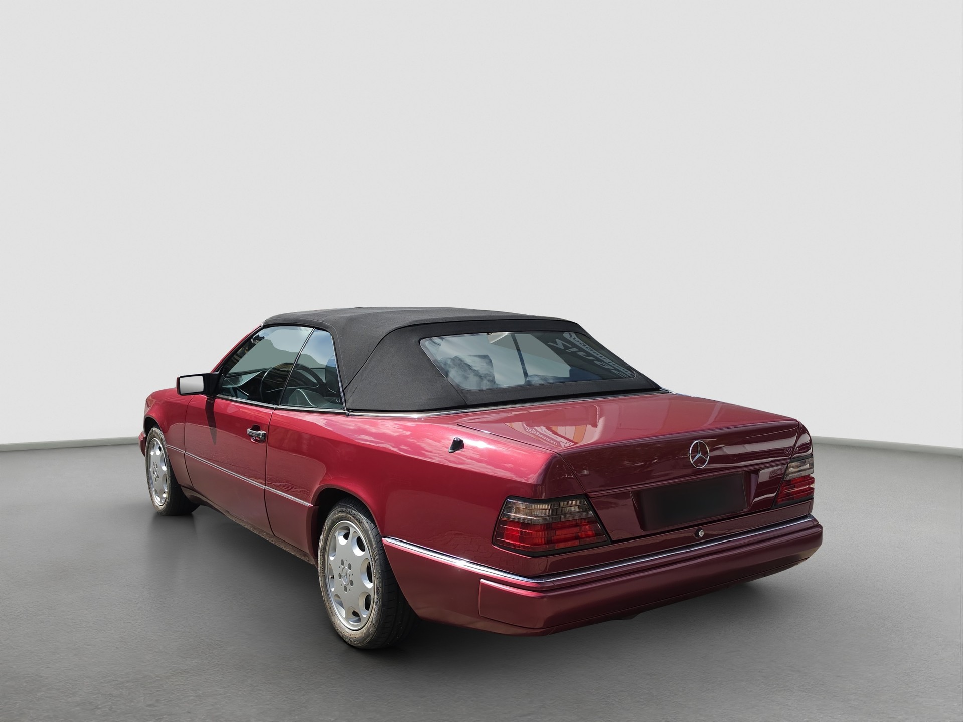 MERCEDES-BENZ 300 CE-24 Cabrio-image-2