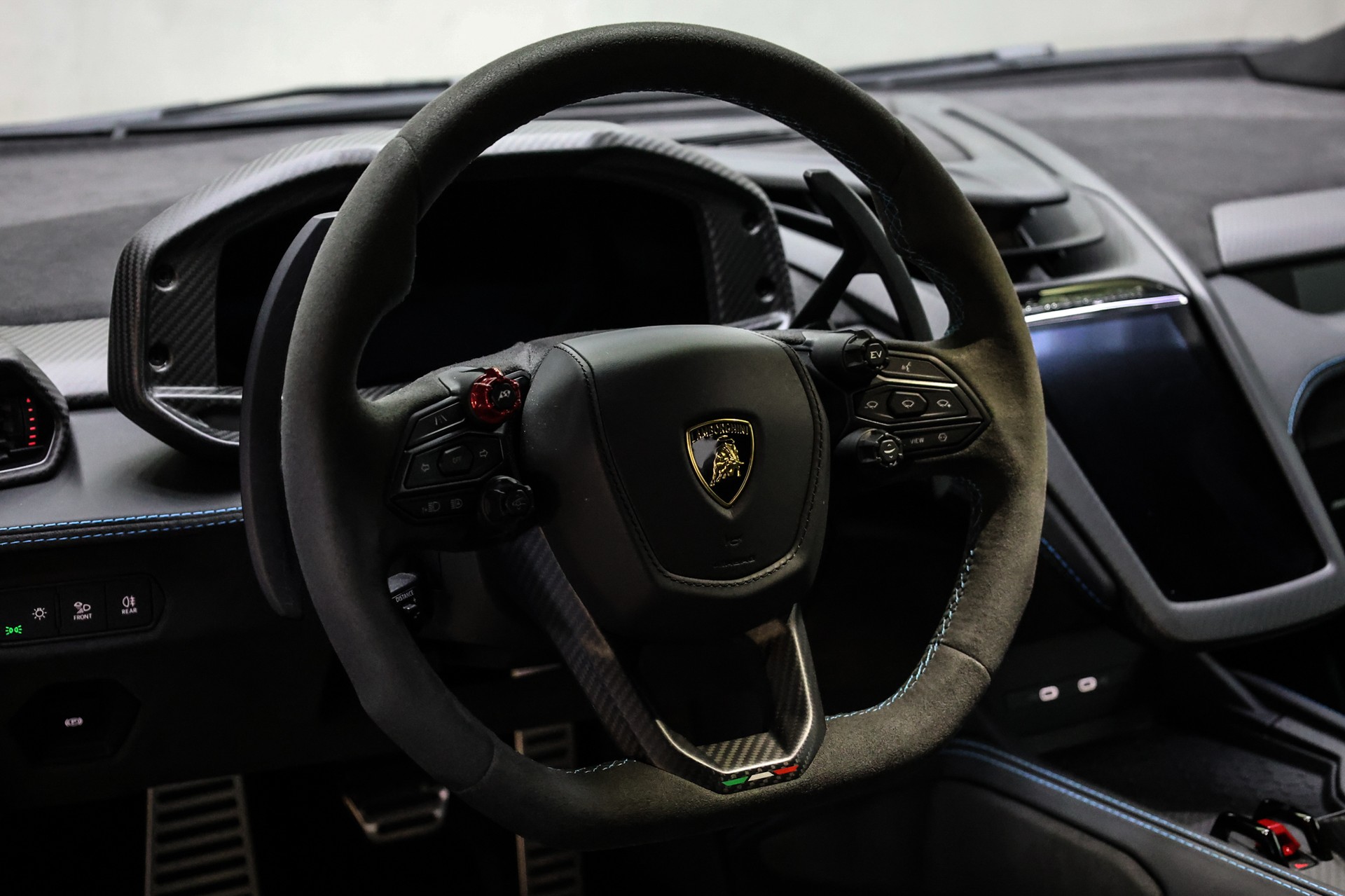 LAMBORGHINI Revuelto 6.5-image-30