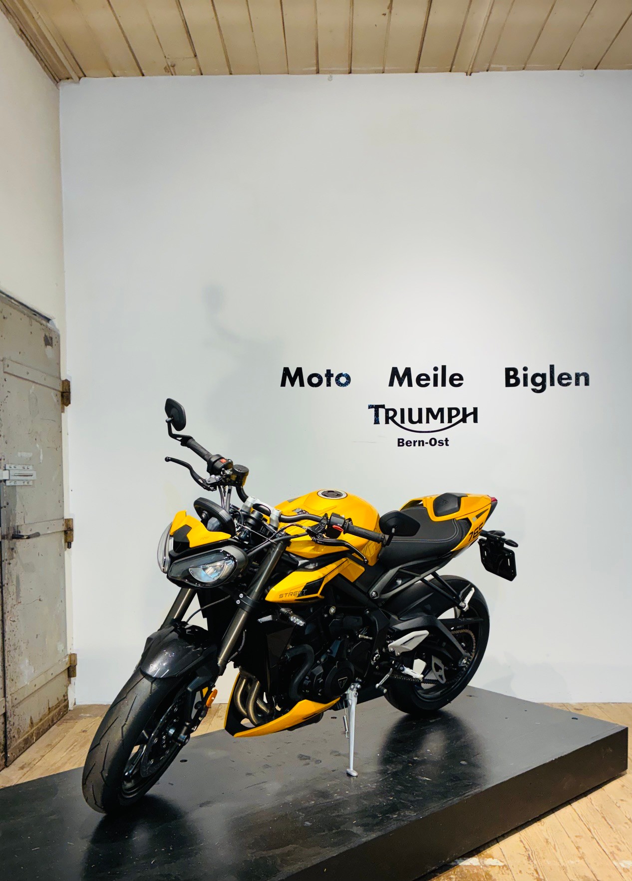 TRIUMPH Street Triple 765 RS-showroom-element-1