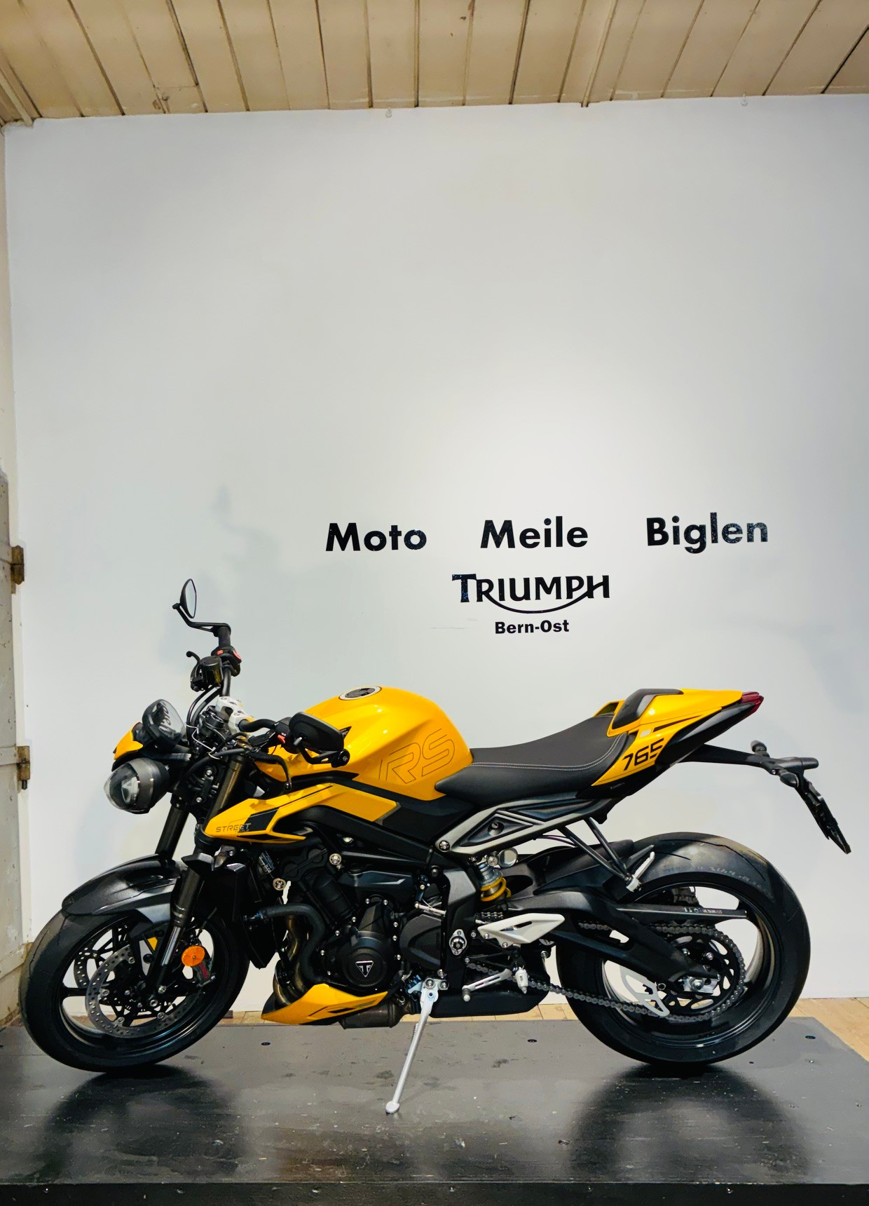 TRIUMPH Street Triple 765 RS-showroom-element-2