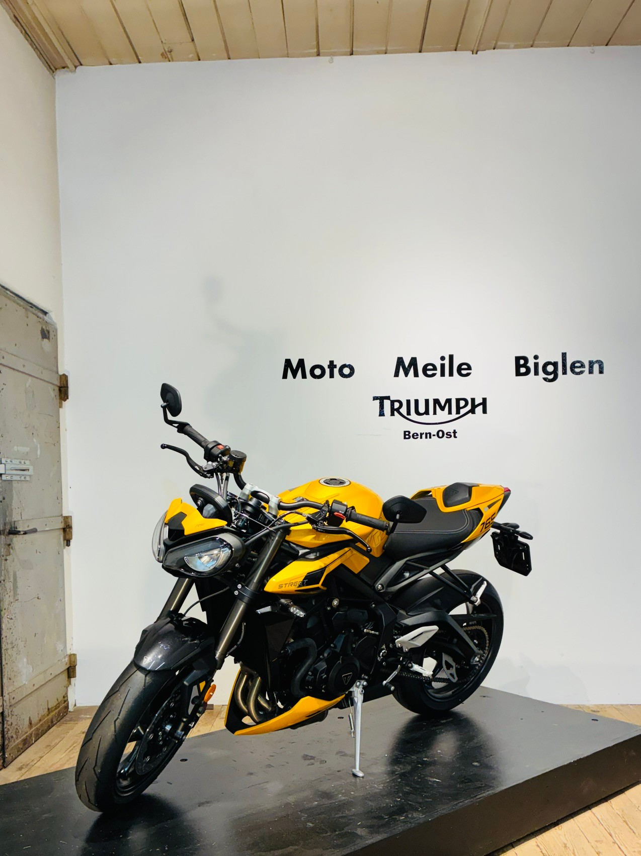 TRIUMPH Street Triple 765 RS-showroom-element-3