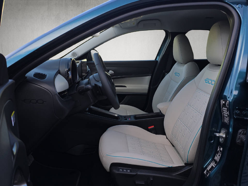 FIAT 600 1.2 Hybrid La Prima 8-fach bereift-image-8