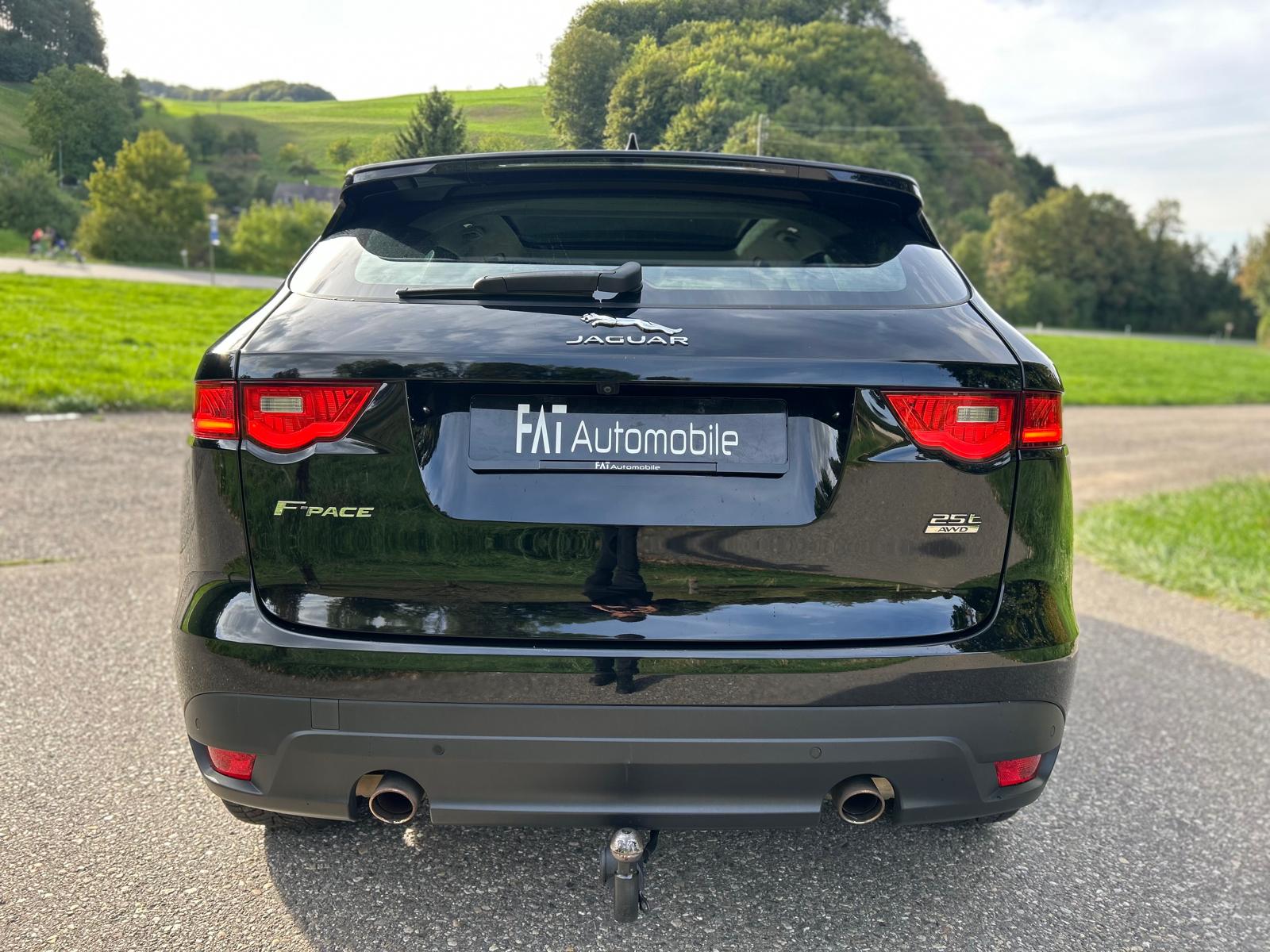 JAGUAR F-Pace 25t 2.0 R-Sport AWD Automatik-showroom-element-3