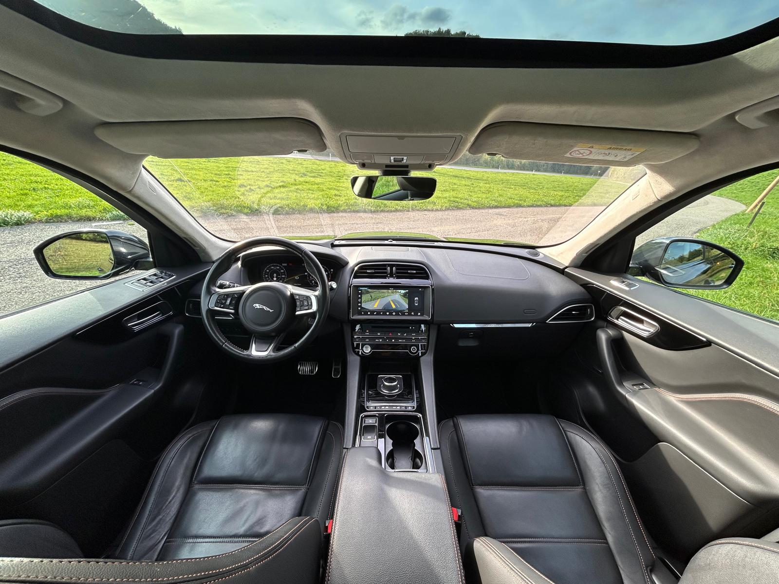 JAGUAR F-Pace 25t 2.0 R-Sport AWD Automatik-image-16