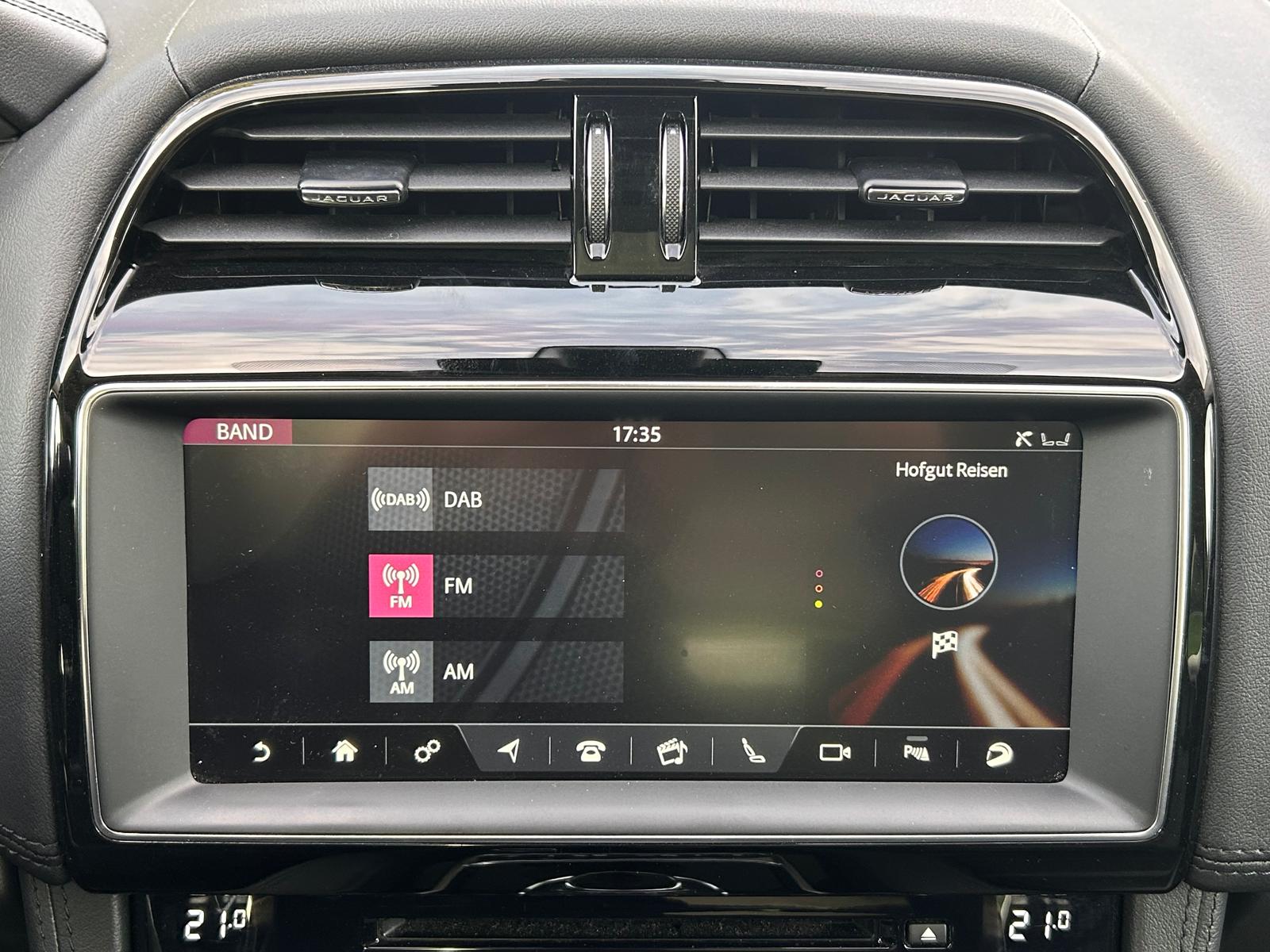 JAGUAR F-Pace 25t 2.0 R-Sport AWD Automatik-image-31