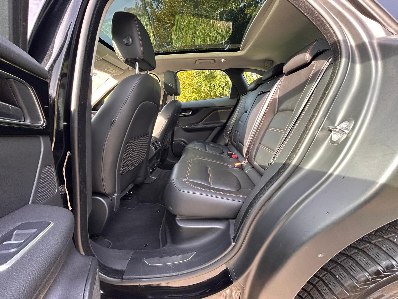 JAGUAR F-Pace 25t 2.0 R-Sport AWD Automatik-image-13