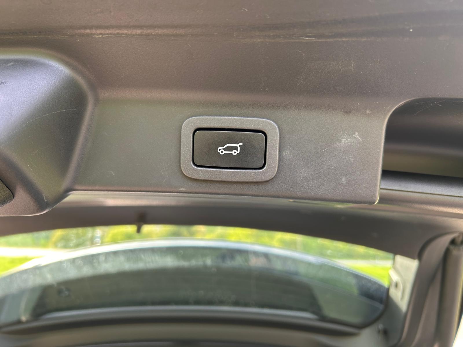 JAGUAR F-Pace 25t 2.0 R-Sport AWD Automatik-image-9