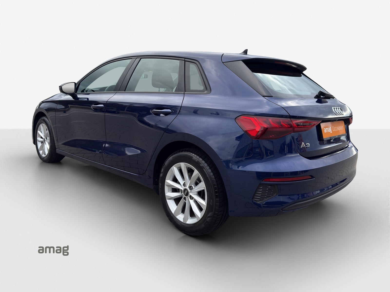 AUDI A3 Sportback 35 TFSI Attraction S-tronic-showroom-element-2