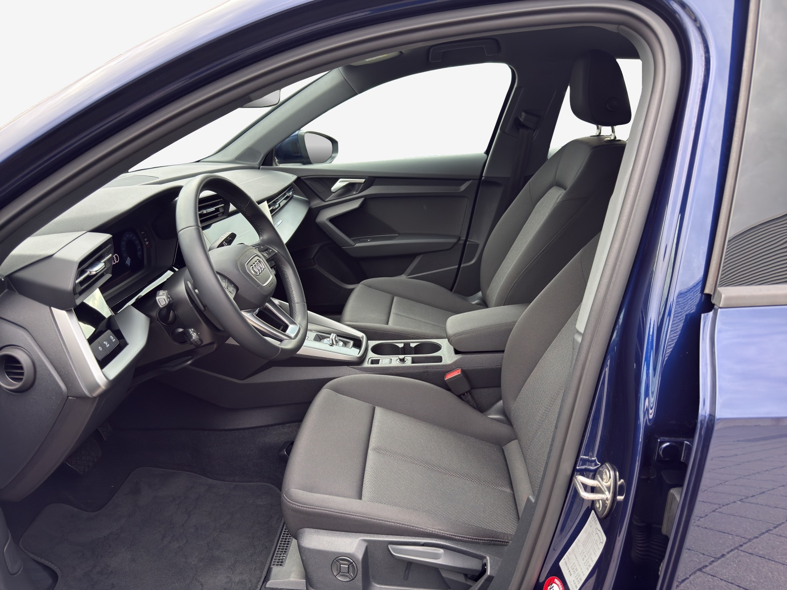 AUDI A3 Sportback 35 TFSI Attraction S-tronic-image-7