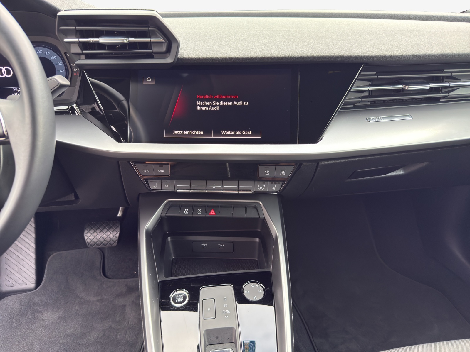 AUDI A3 Sportback 35 TFSI Attraction S-tronic-image-10