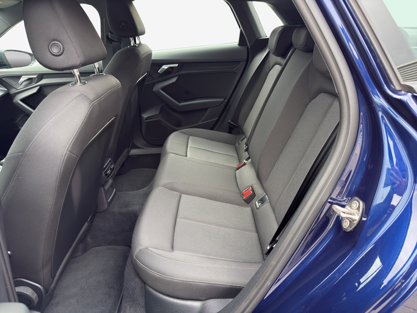 AUDI A3 Sportback 35 TFSI Attraction S-tronic-image-11