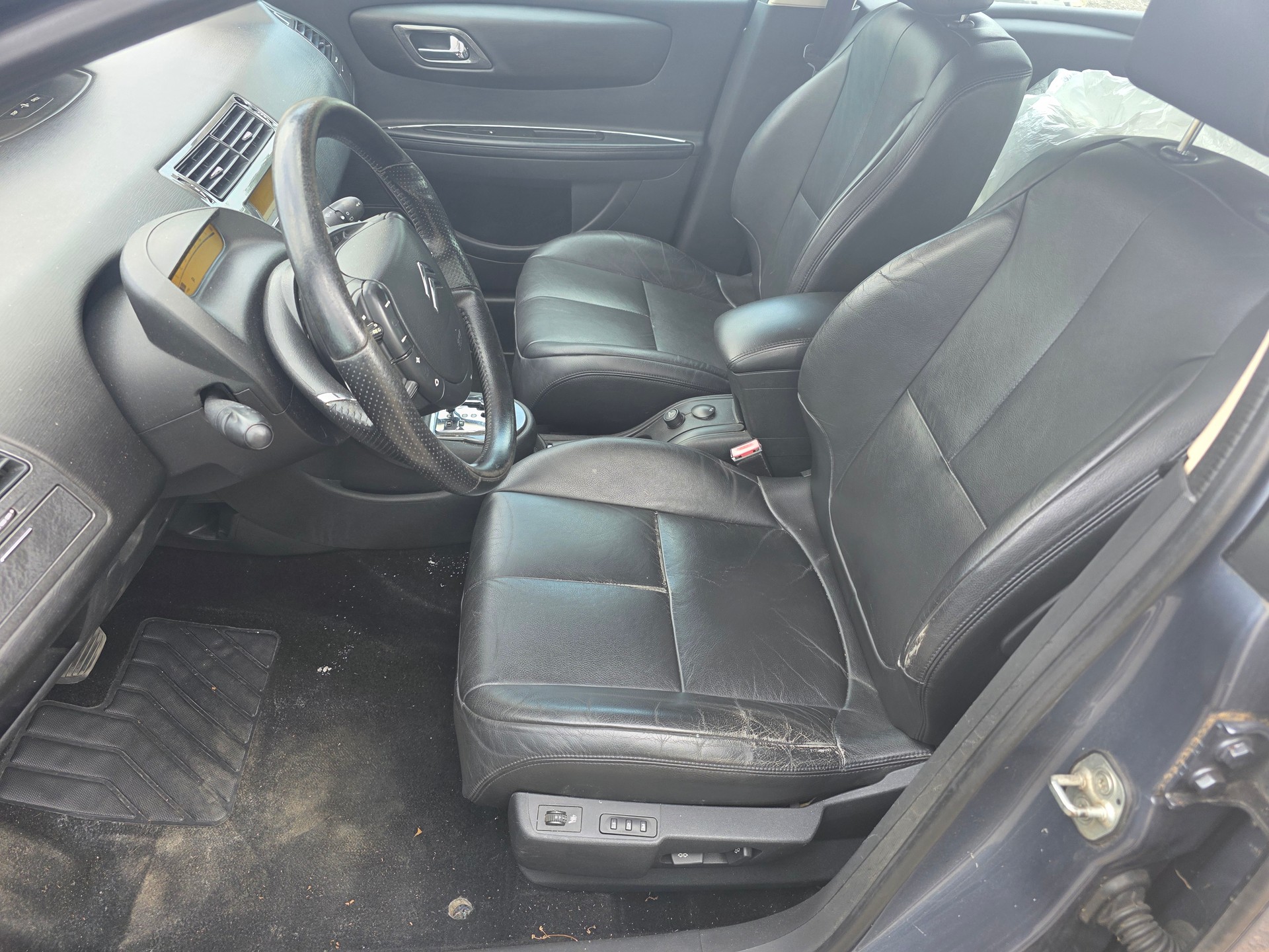 CITROEN C4 Berline 2.0i 16V VTR Automatic-image-5