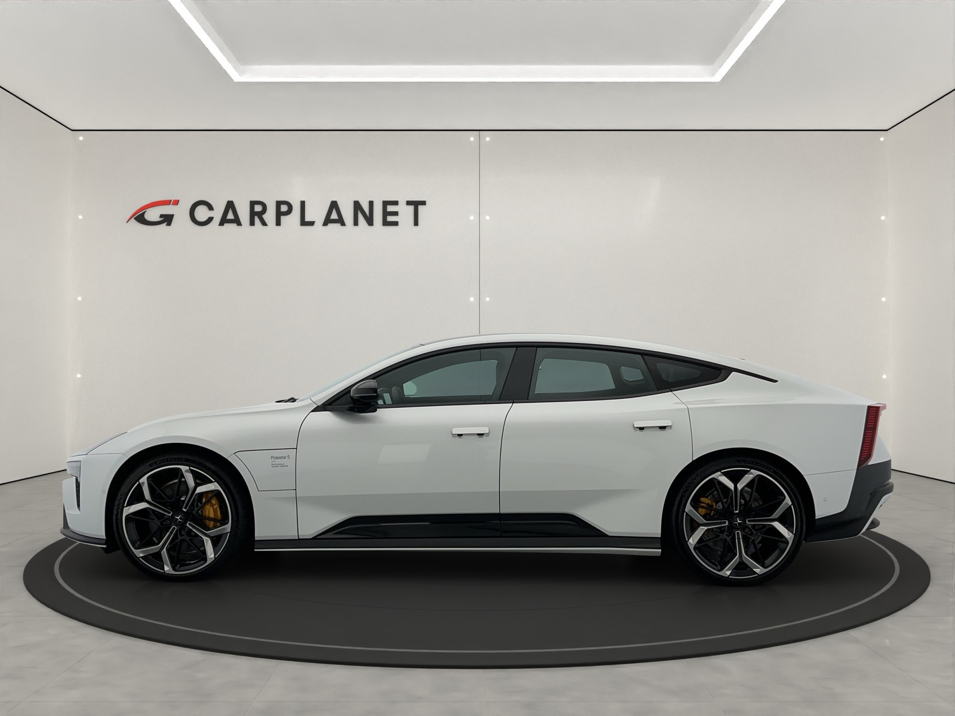POLESTAR 5 Performance Launch Edition-showroom-element-2