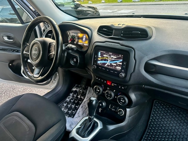 JEEP Renegade 1.4 Turbo Limited AWD-image-9