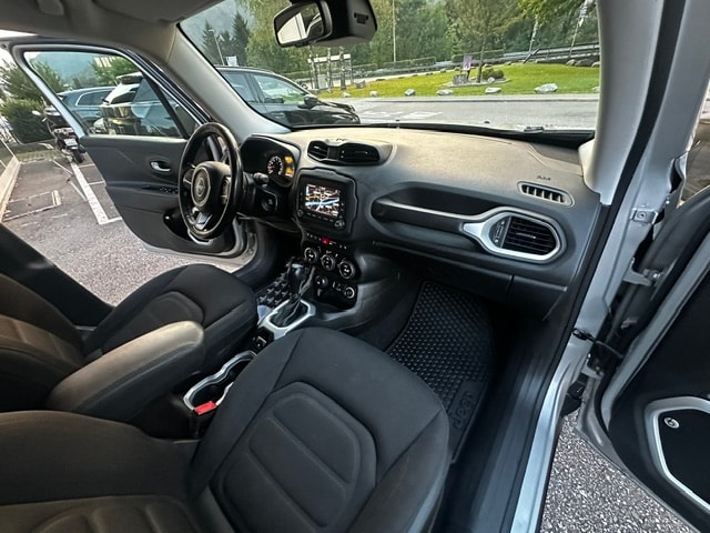 JEEP Renegade 1.4 Turbo Limited AWD-image-13