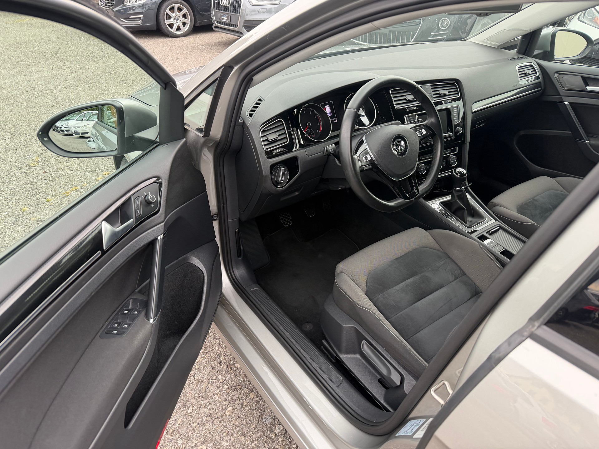 VW Golf 1.4 TSI Edition 40-image-8