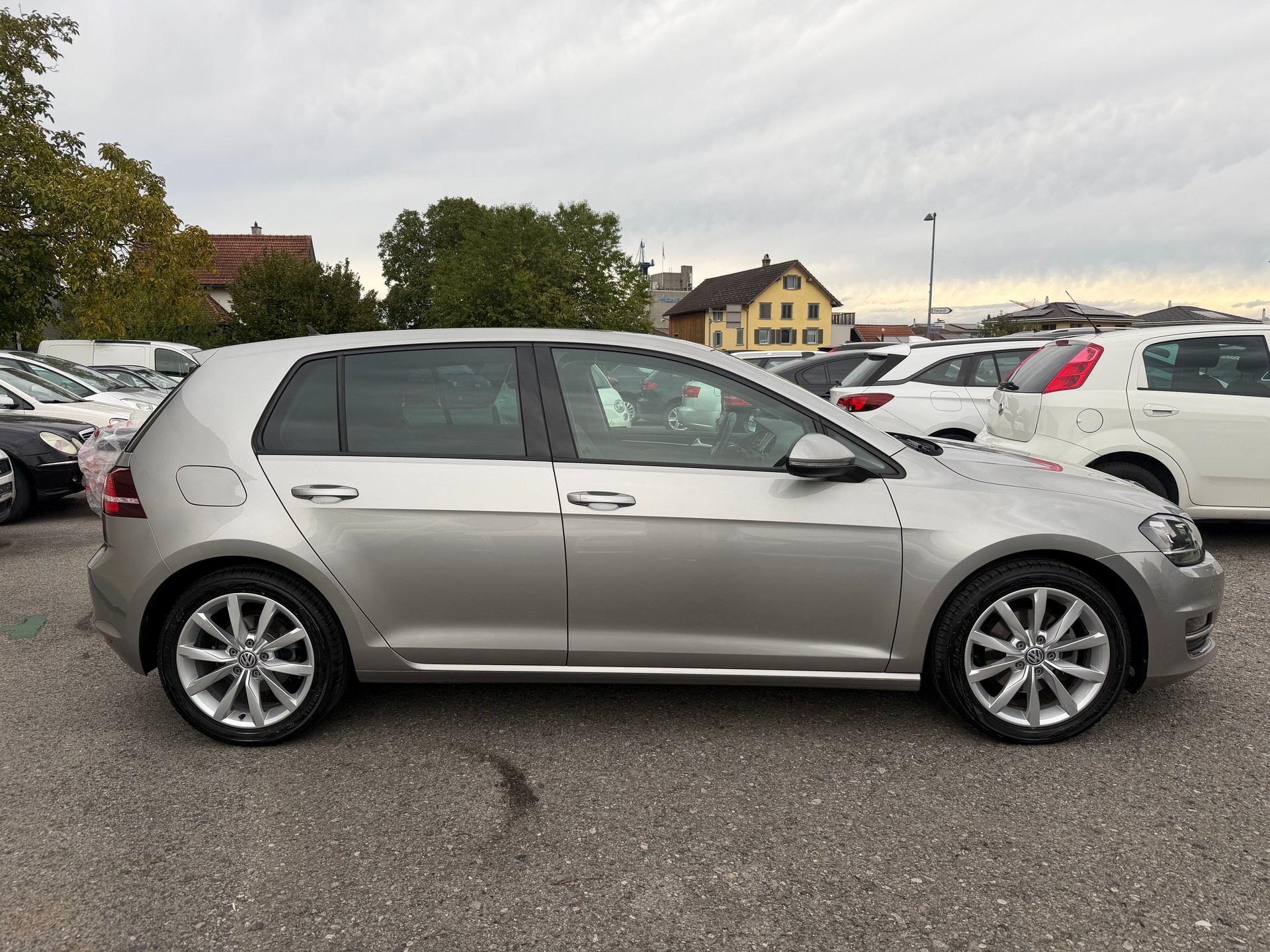 VW Golf 1.4 TSI Edition 40-image-2