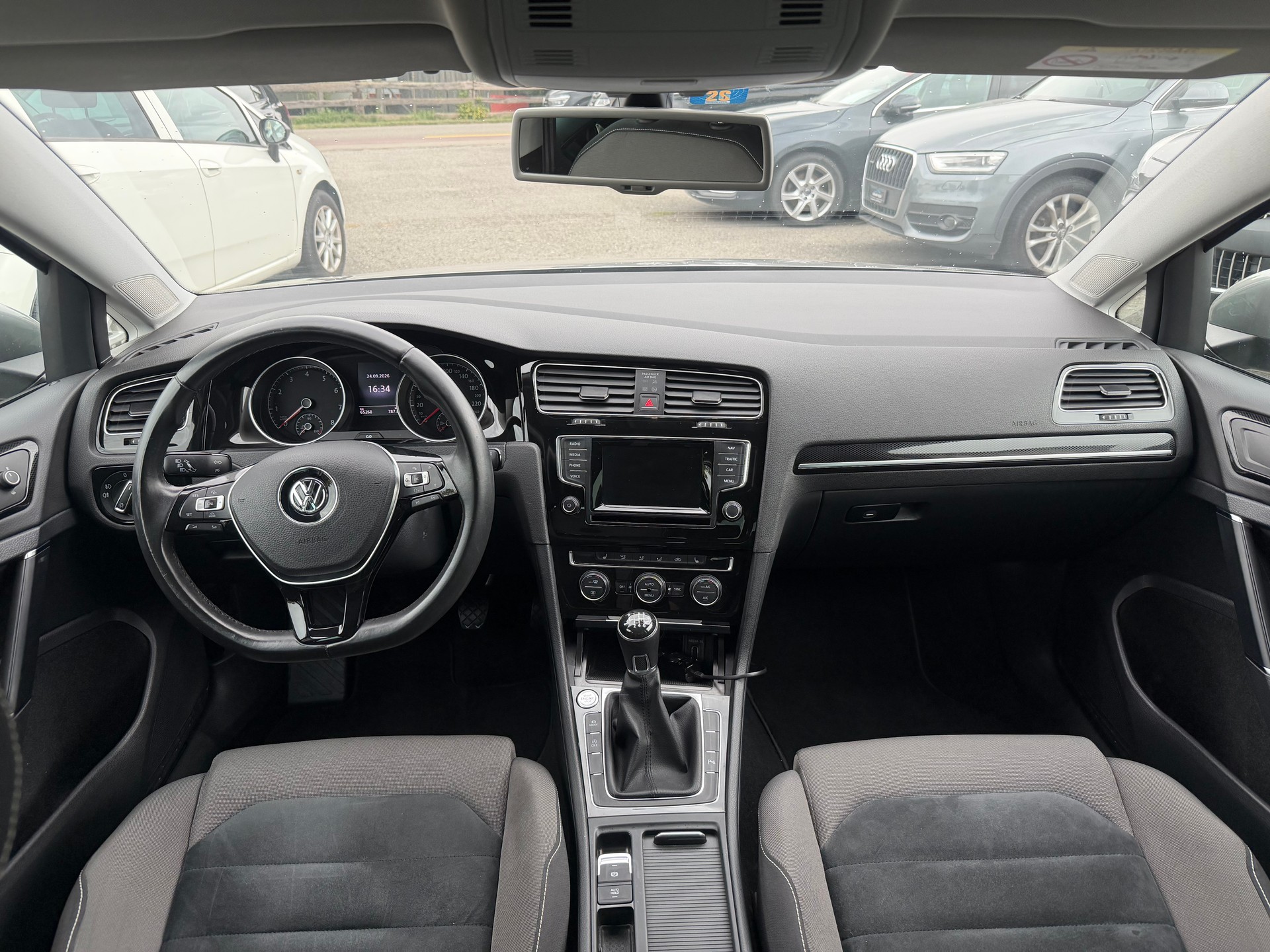VW Golf 1.4 TSI Edition 40-image-10