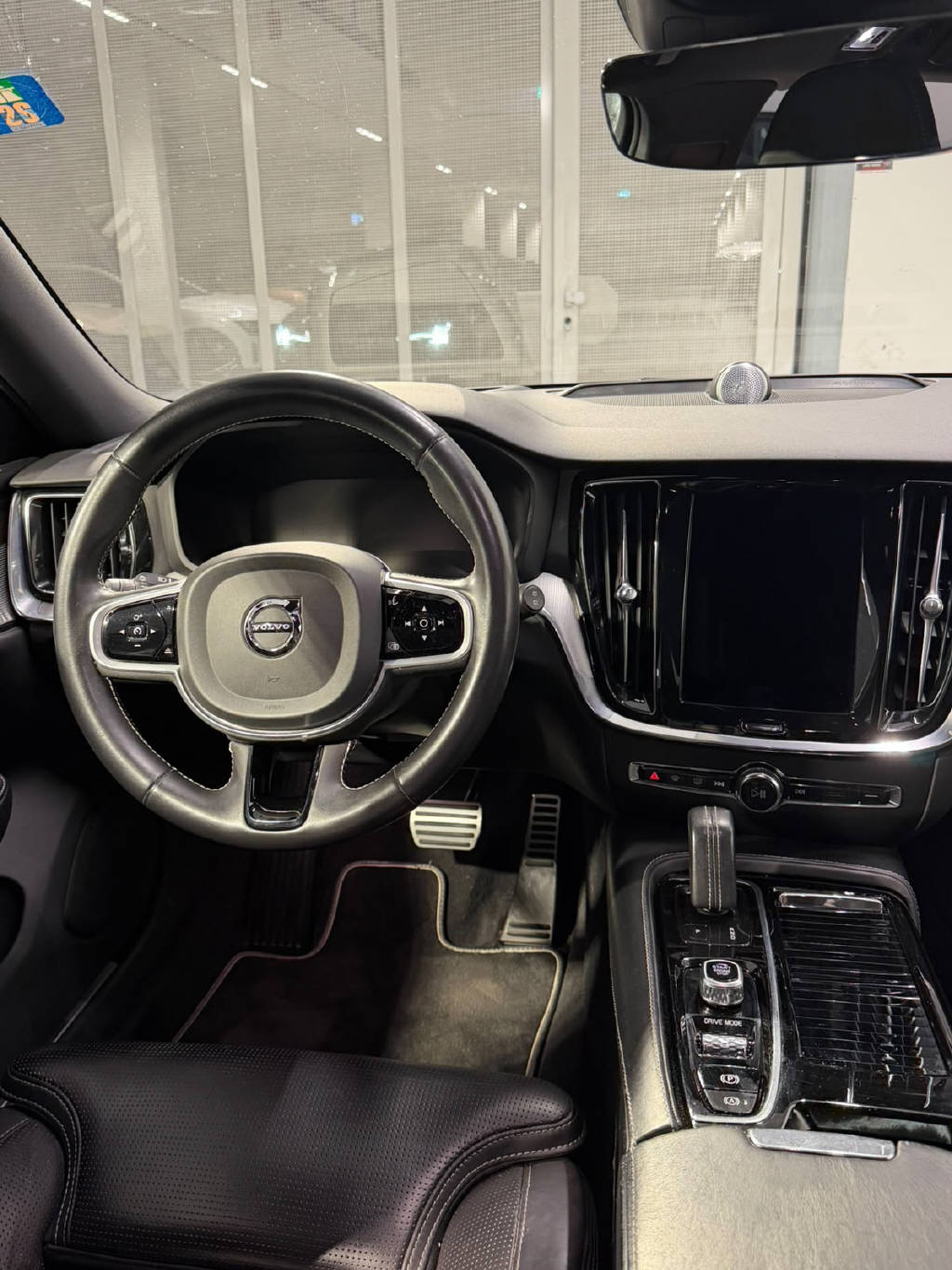 VOLVO V60 2.0 T6 TE R-Design eAWD-image-6