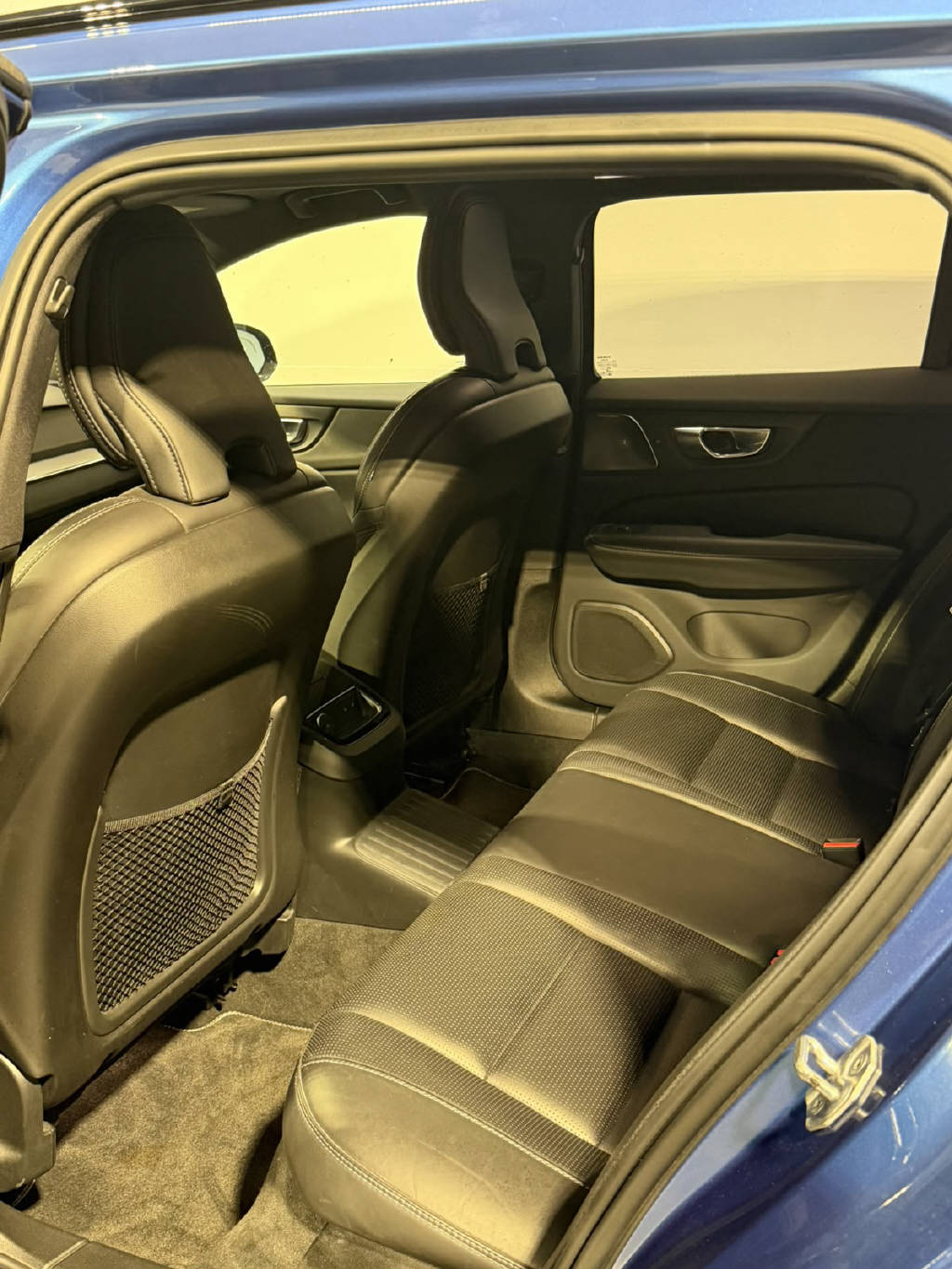 VOLVO V60 2.0 T6 TE R-Design eAWD-image-8