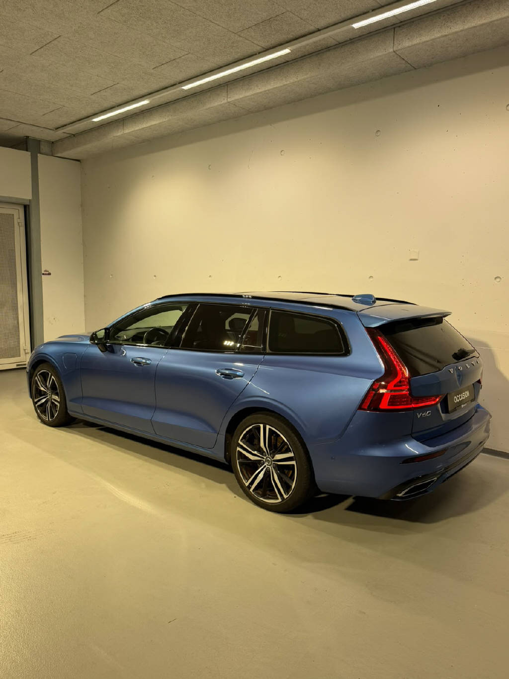 VOLVO V60 2.0 T6 TE R-Design eAWD-image-3