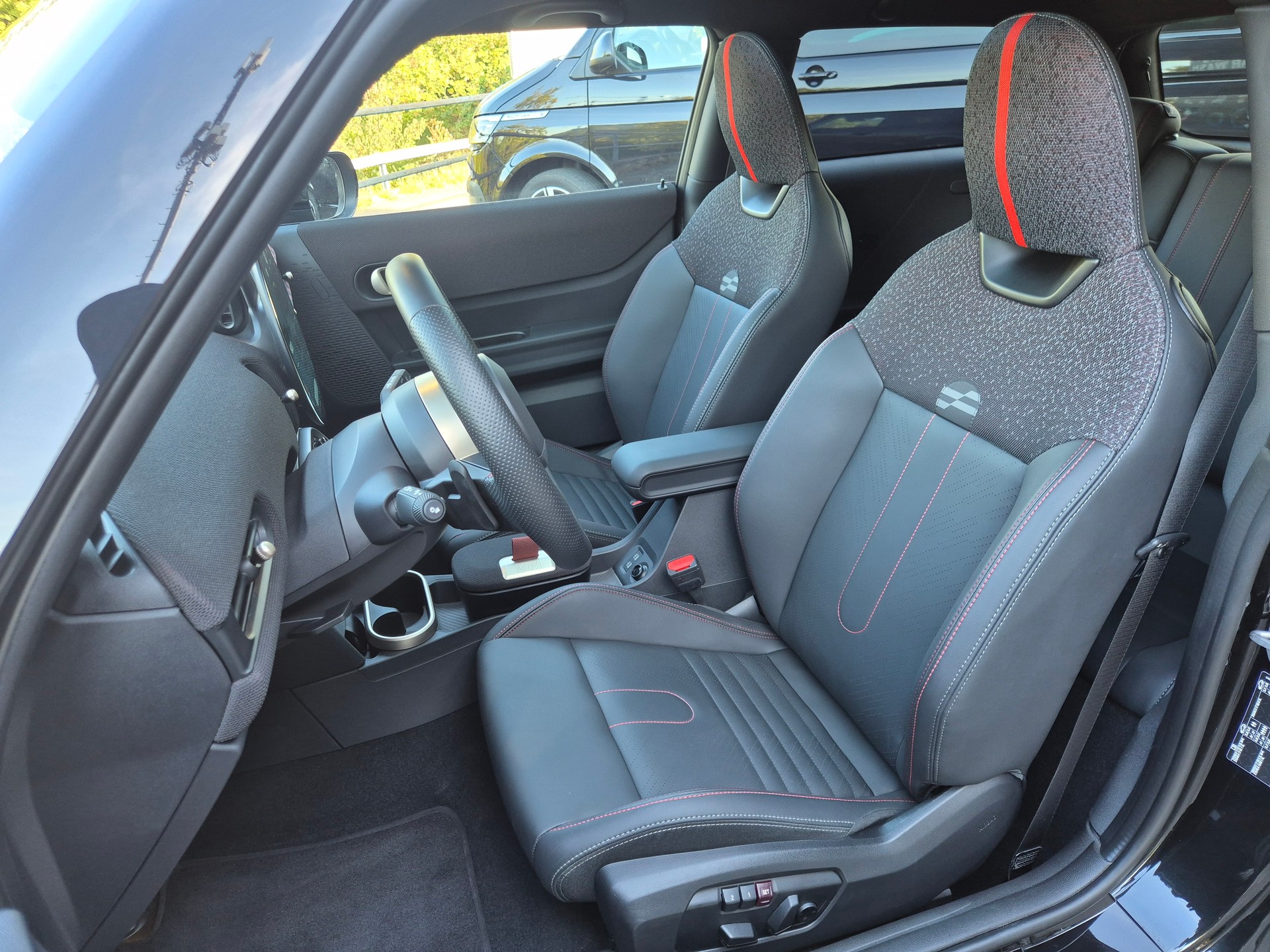 MINI Cooper John Cooper Works DKG-image-10