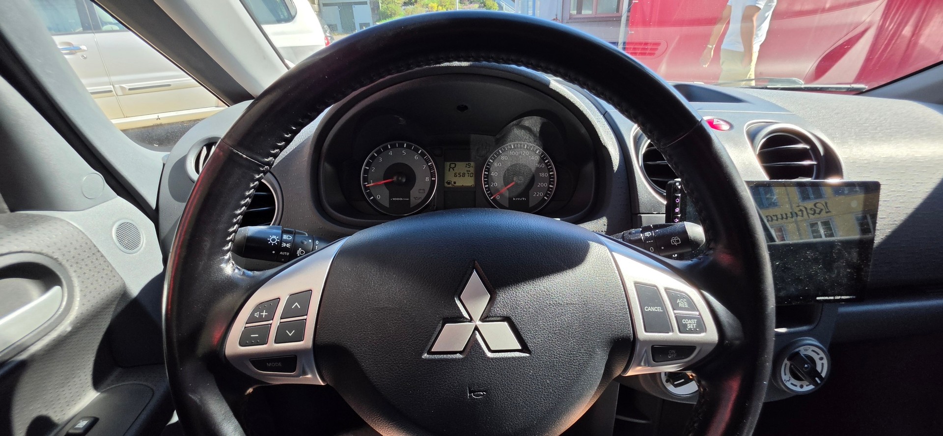MITSUBISHI Colt 1.3 16V Intense Allshift-image-17