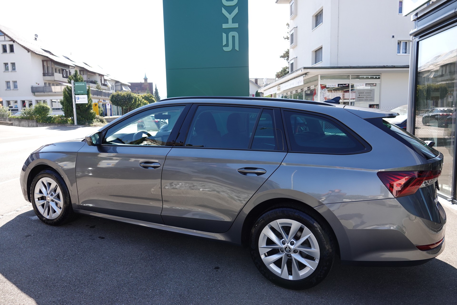SKODA Octavia Combi 2.0 TDI 150 Style DSG-image-4