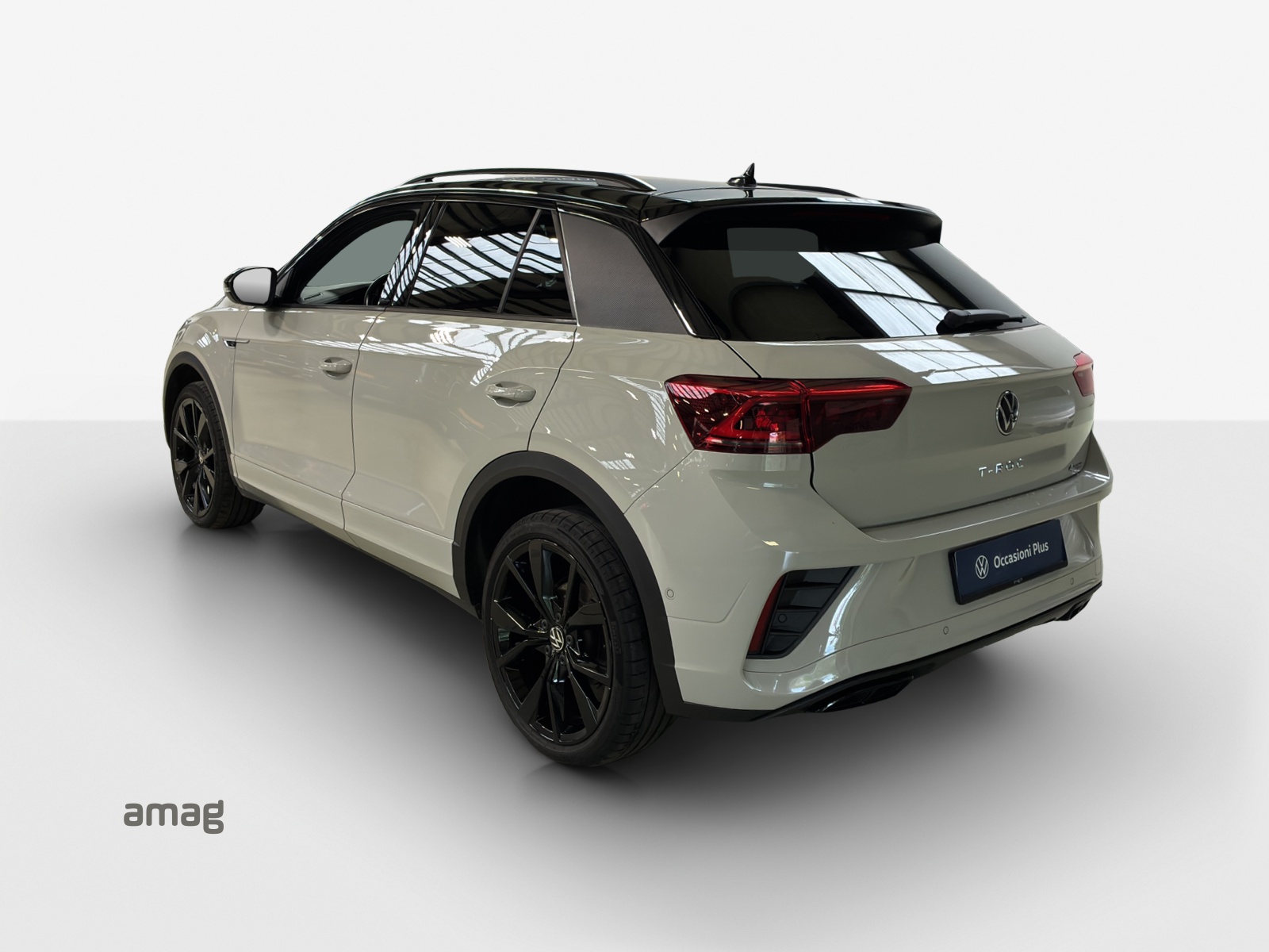 VW T-Roc 2.0 TSI R-Line DSG 4Motion-image-2