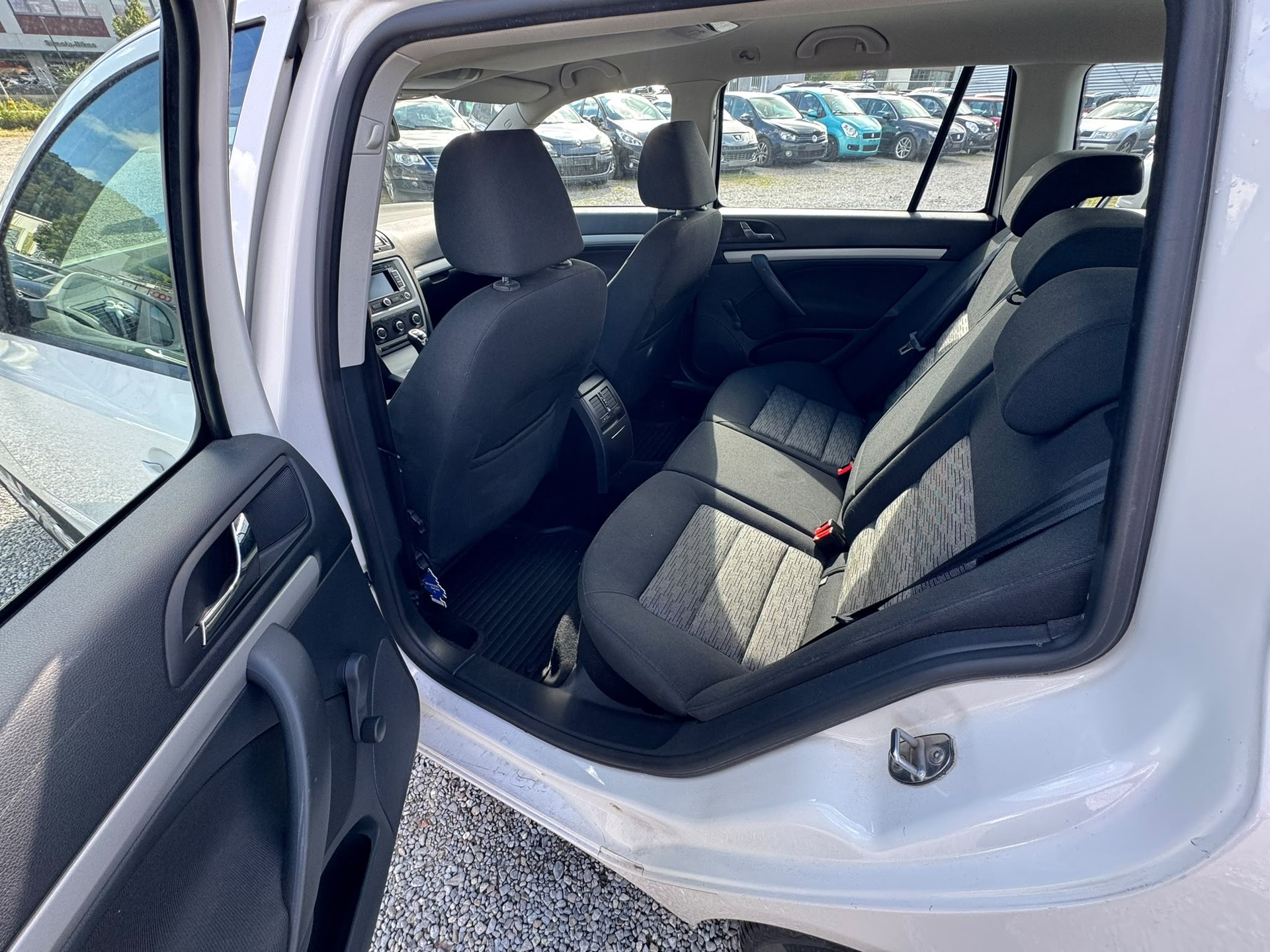 SKODA Octavia Combi 1.6 TDI Ambition 4x4-image-9
