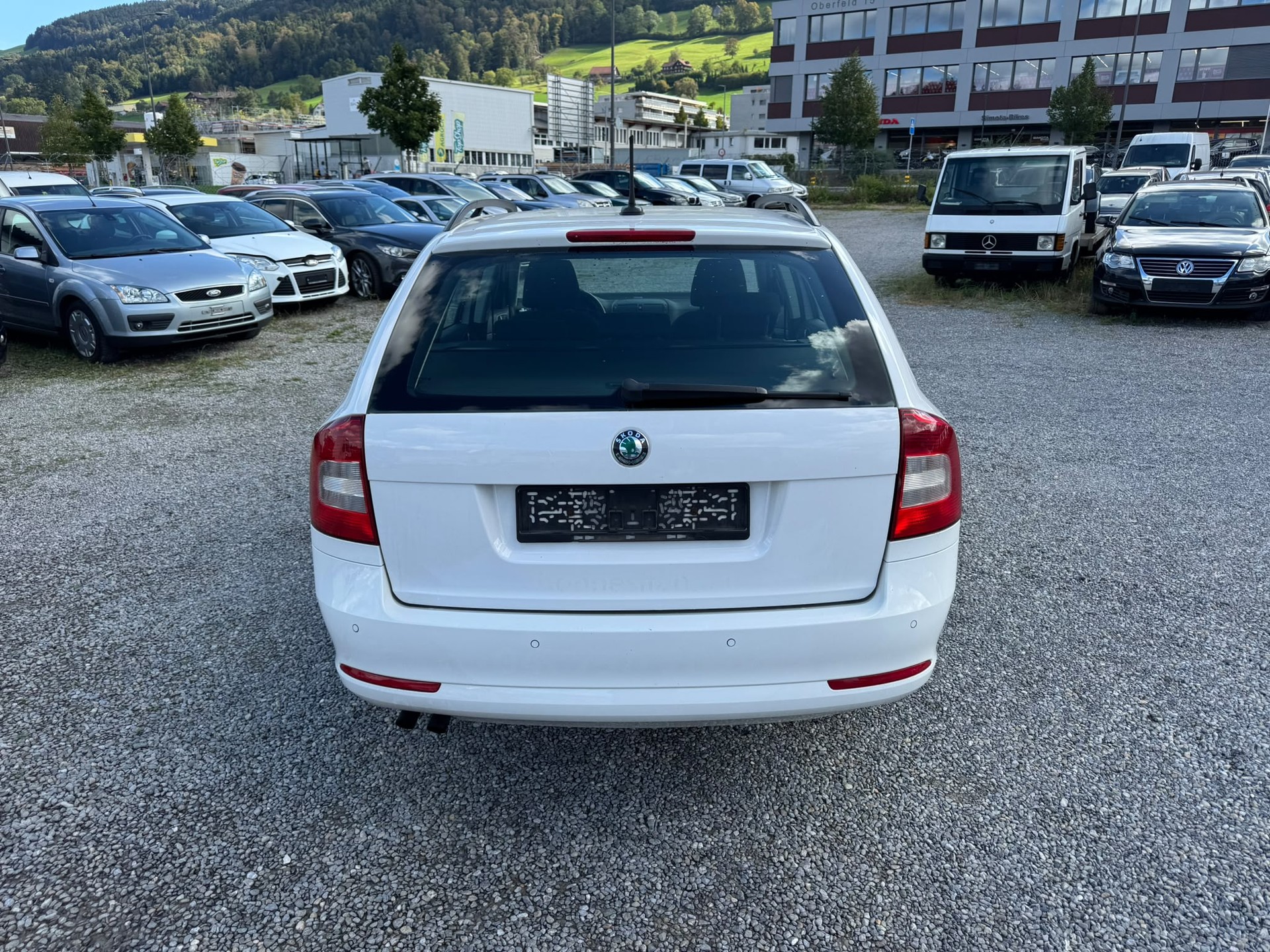 SKODA Octavia Combi 1.6 TDI Ambition 4x4-image-3