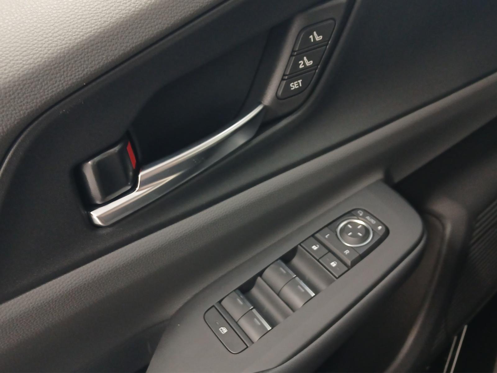 TOYOTA Prius 2.0 Plug-In-Hybrid Premium-image-11
