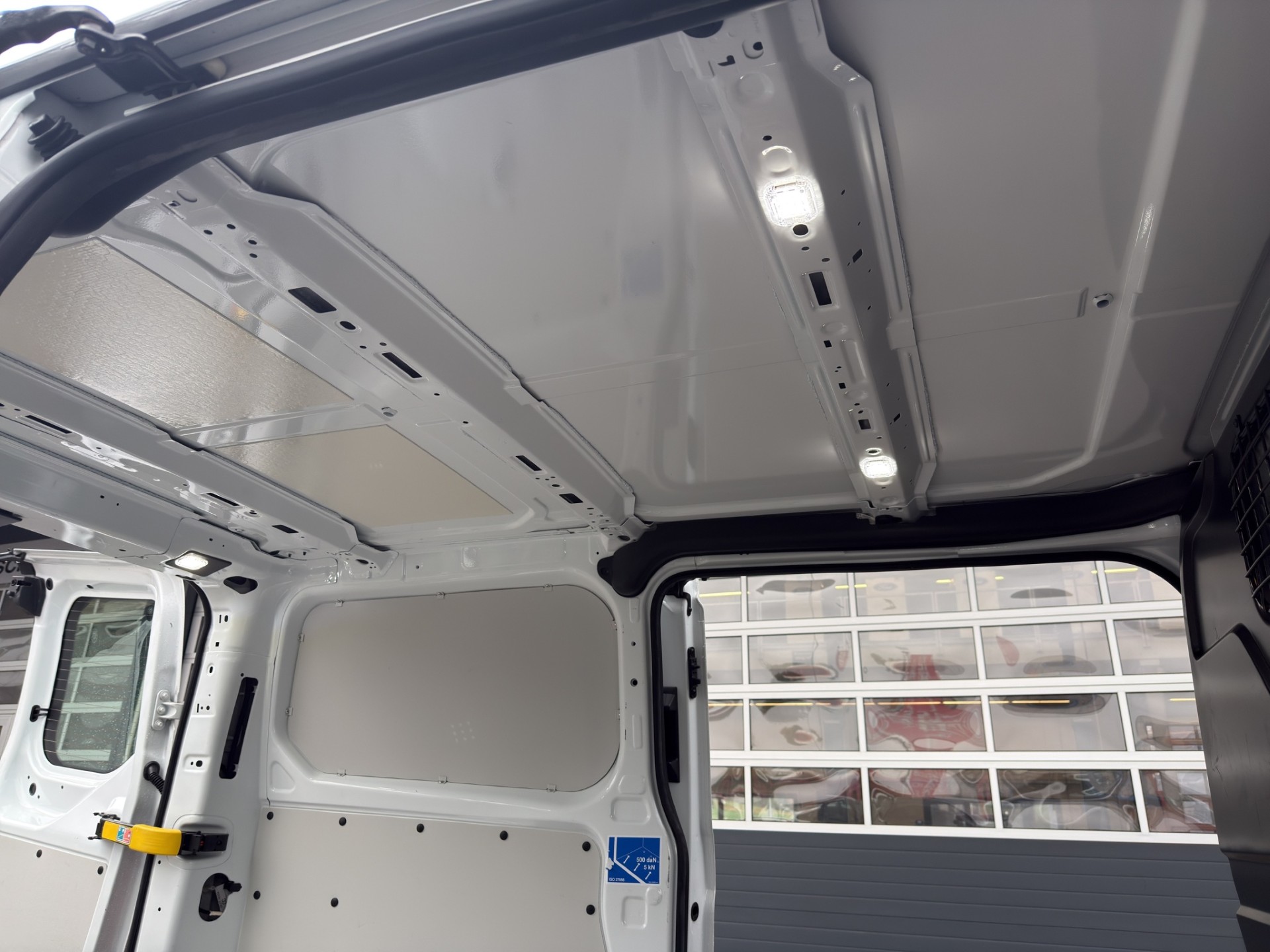 FORD Transit C Van 300 L1 2.0 TDCi 130 Trend-image-12